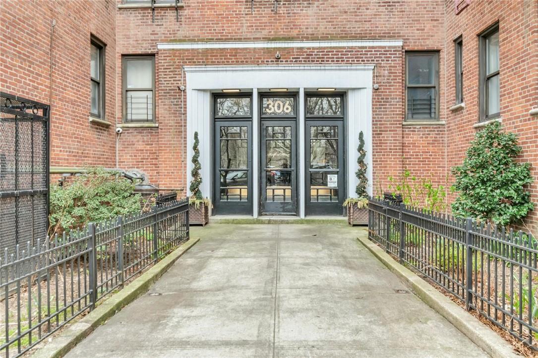 306 E Mosholu Parkway S Unit: 5E