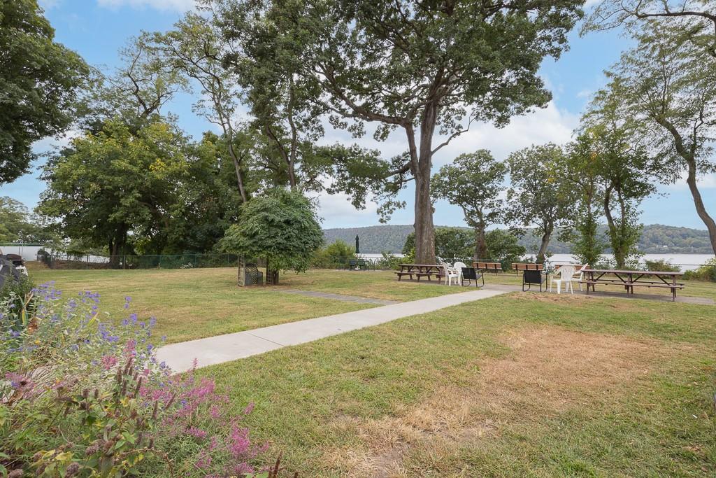 751 N Broadway Unit: 2B