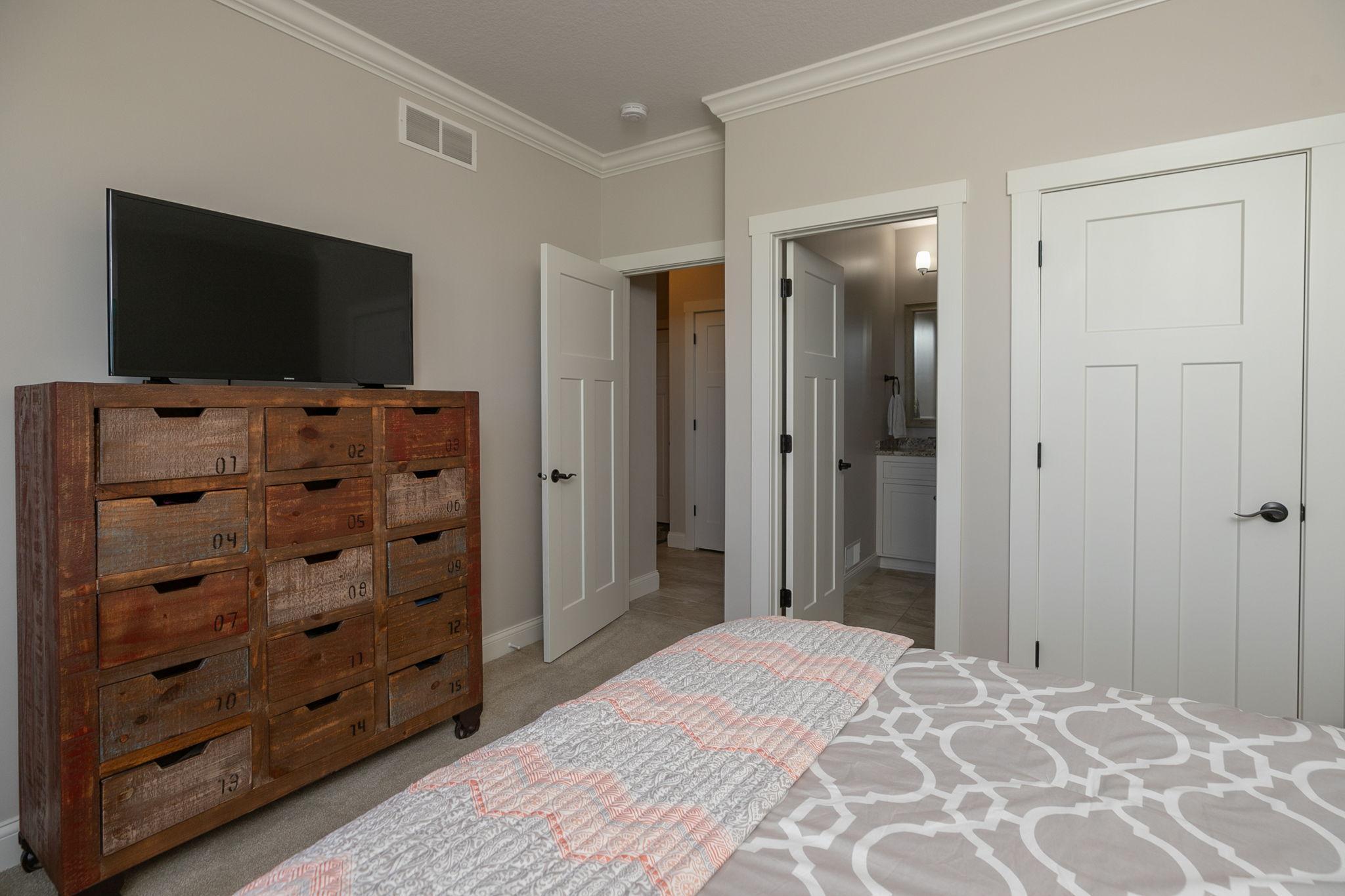 1817 Ancaster Drive NE