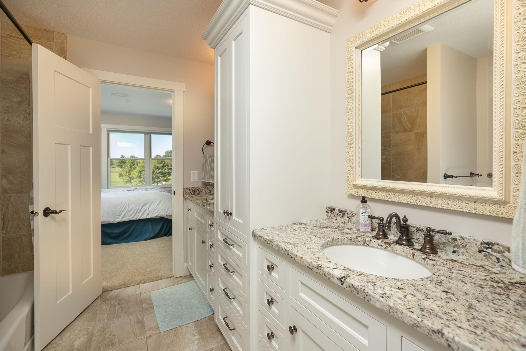 1817 Ancaster Drive NE