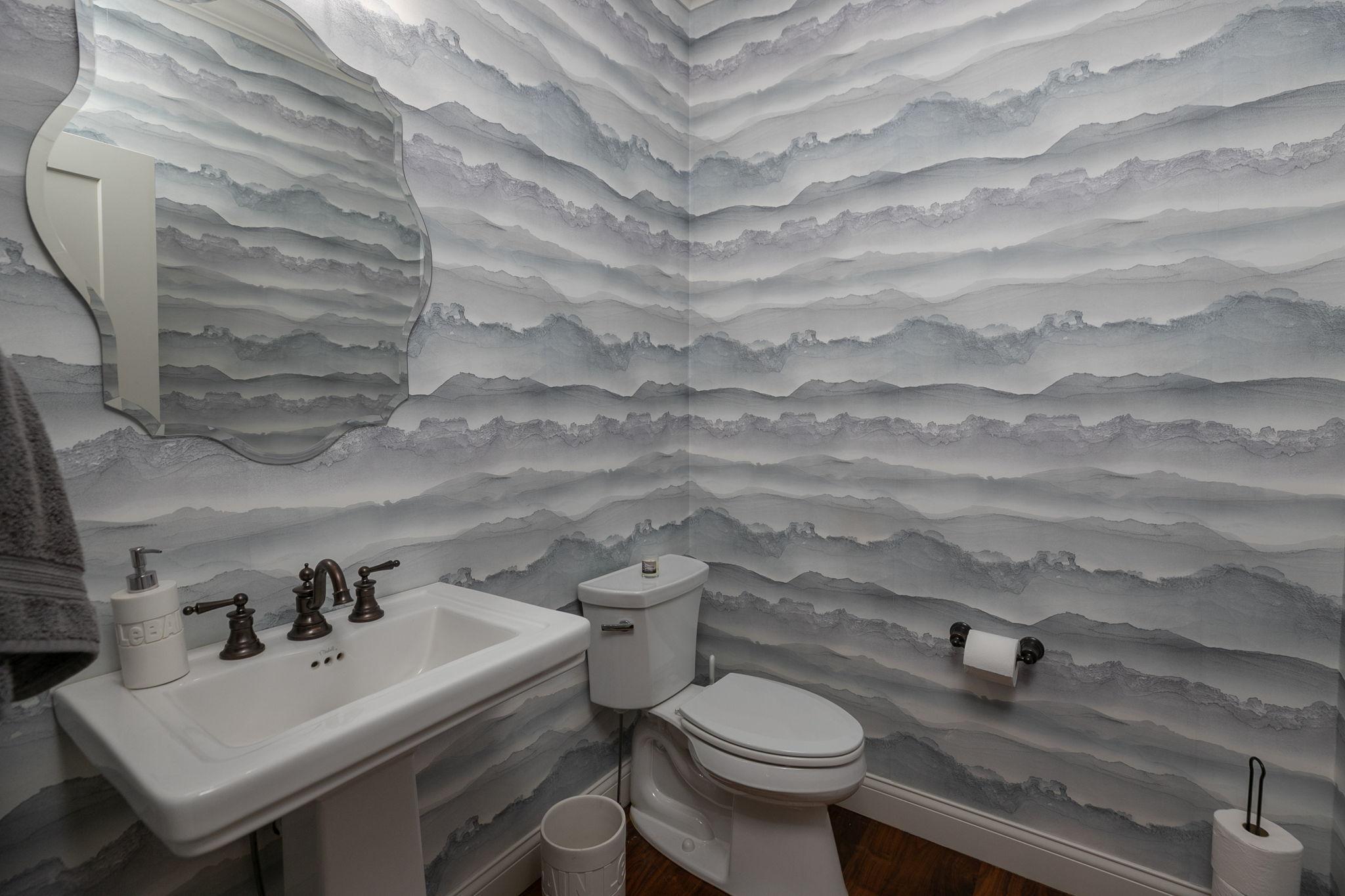 1817 Ancaster Drive NE