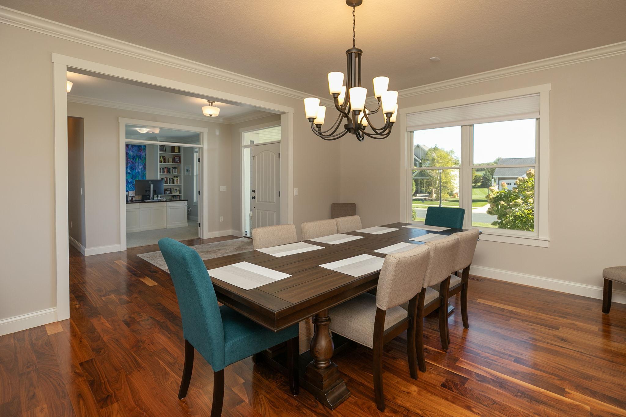 1817 Ancaster Drive NE