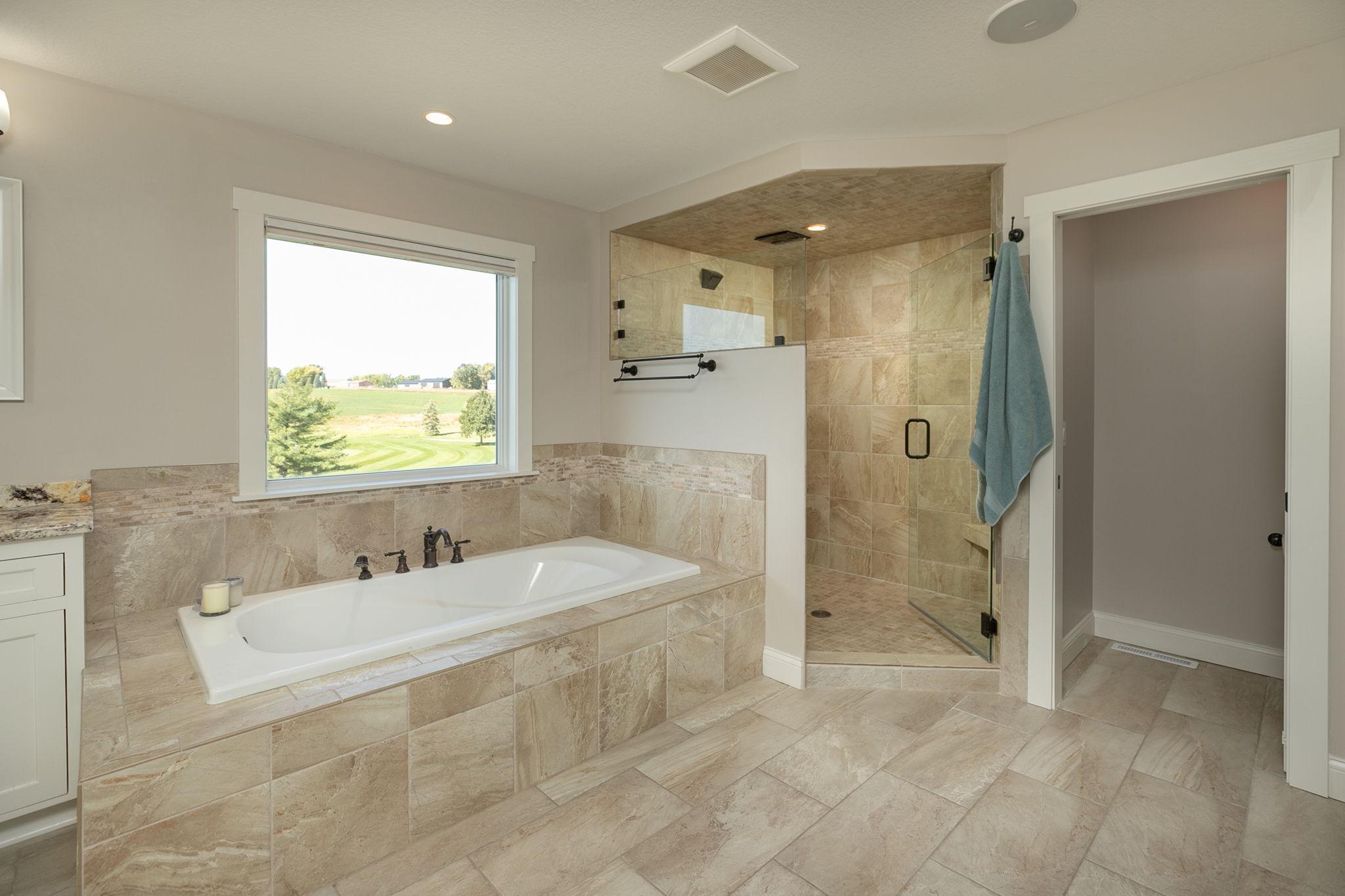 1817 Ancaster Drive NE