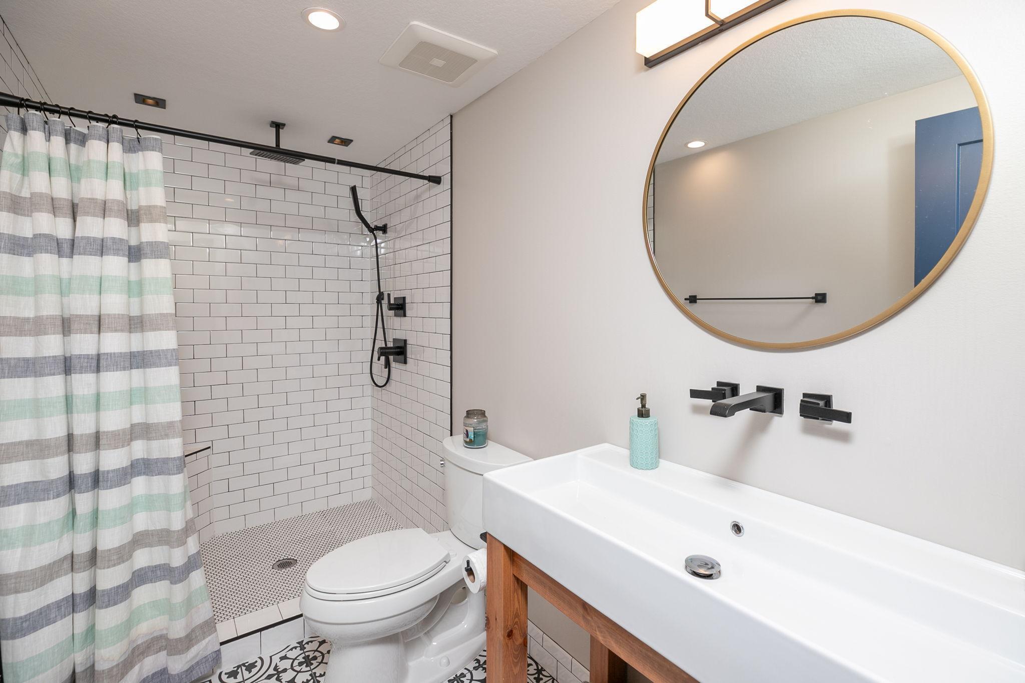 1817 Ancaster Drive NE