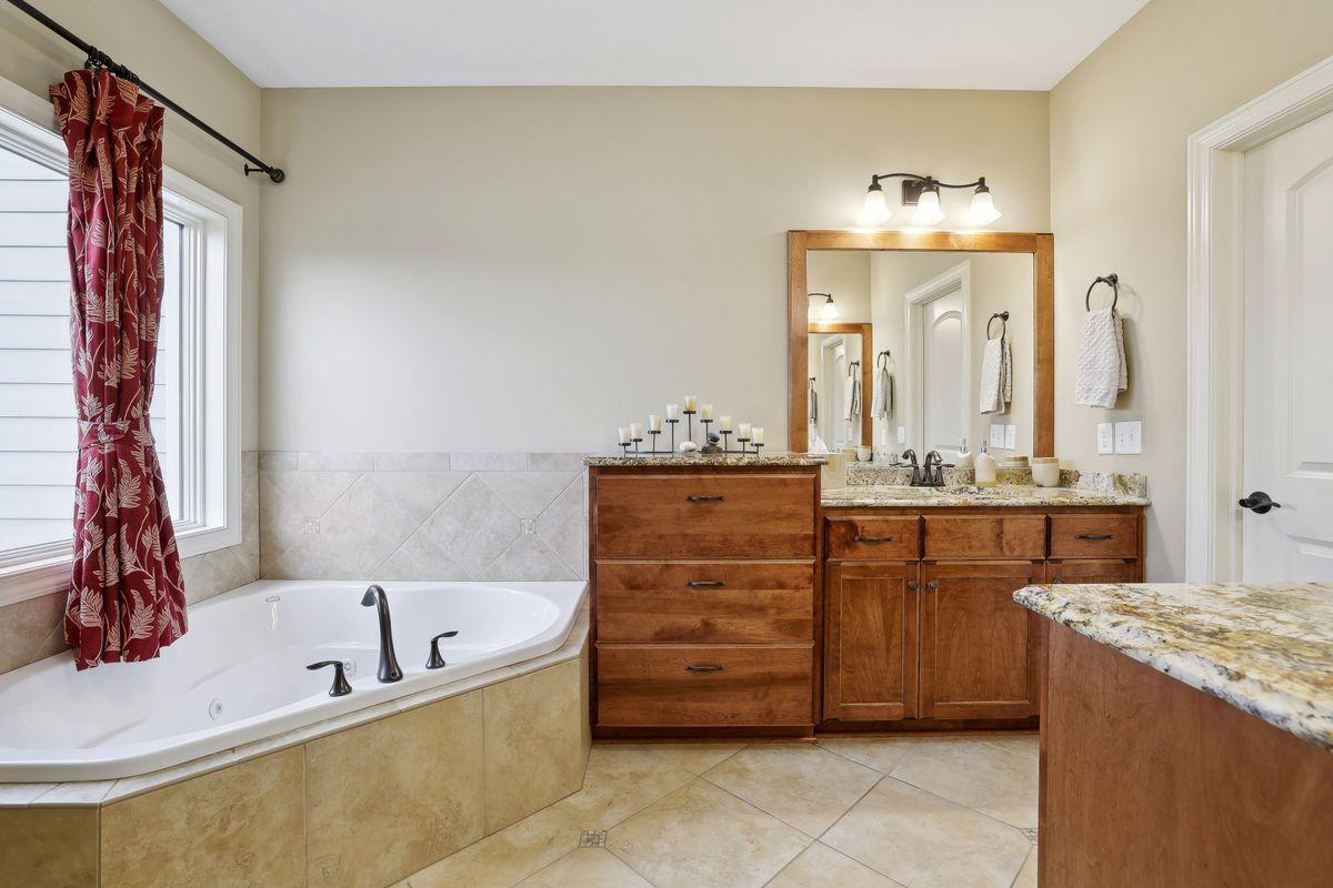 1220 Westhill Drive SW