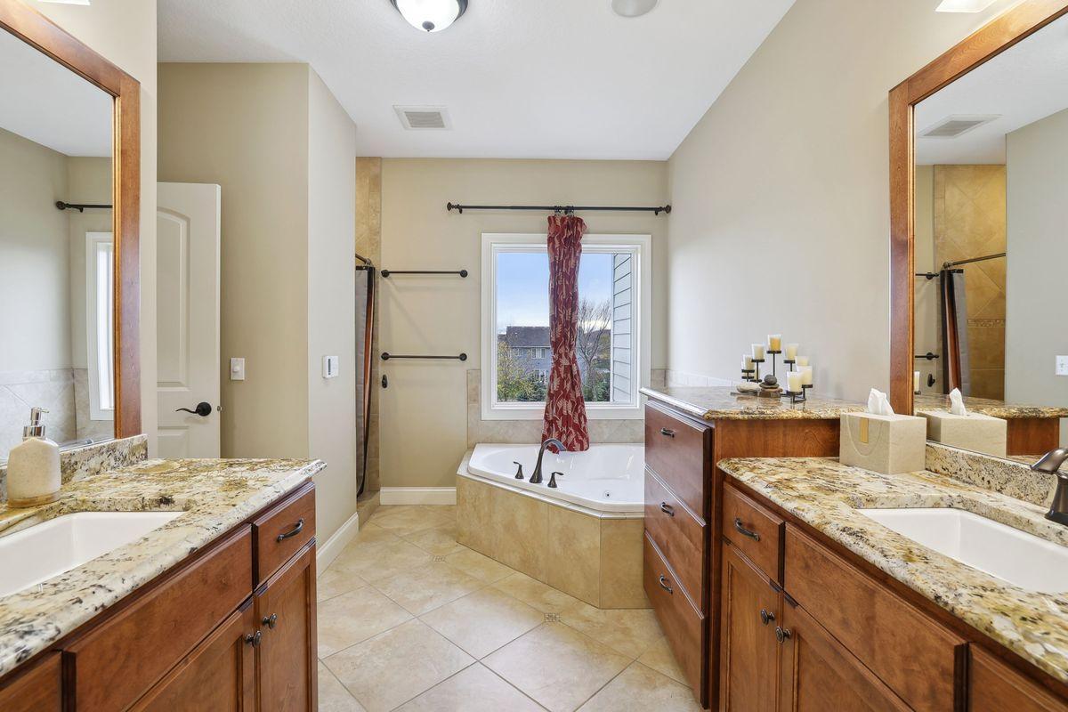 1220 Westhill Drive SW