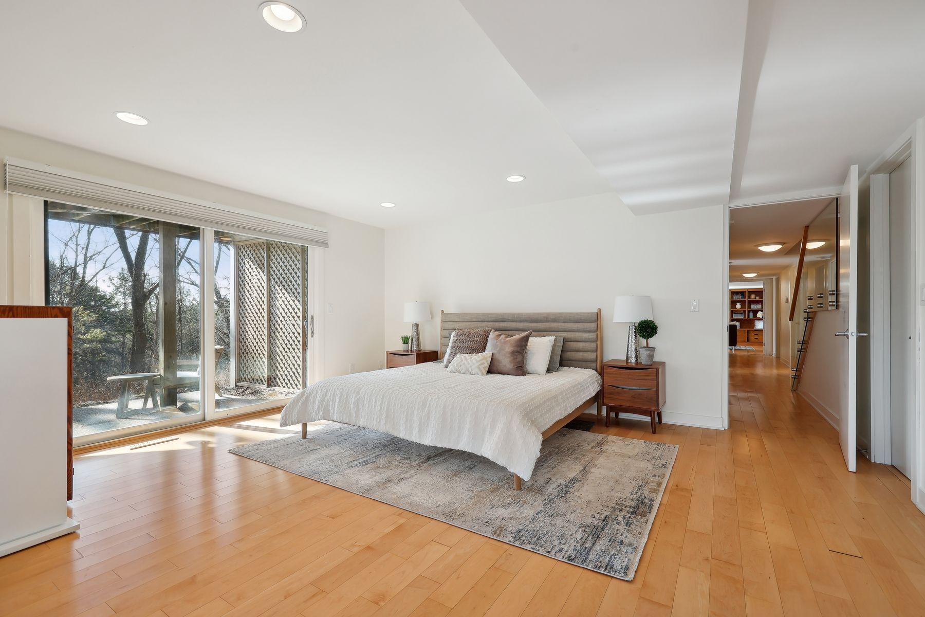 1100 Greenbriar Road SW