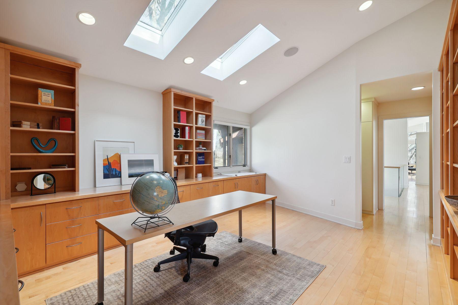 1100 Greenbriar Road SW