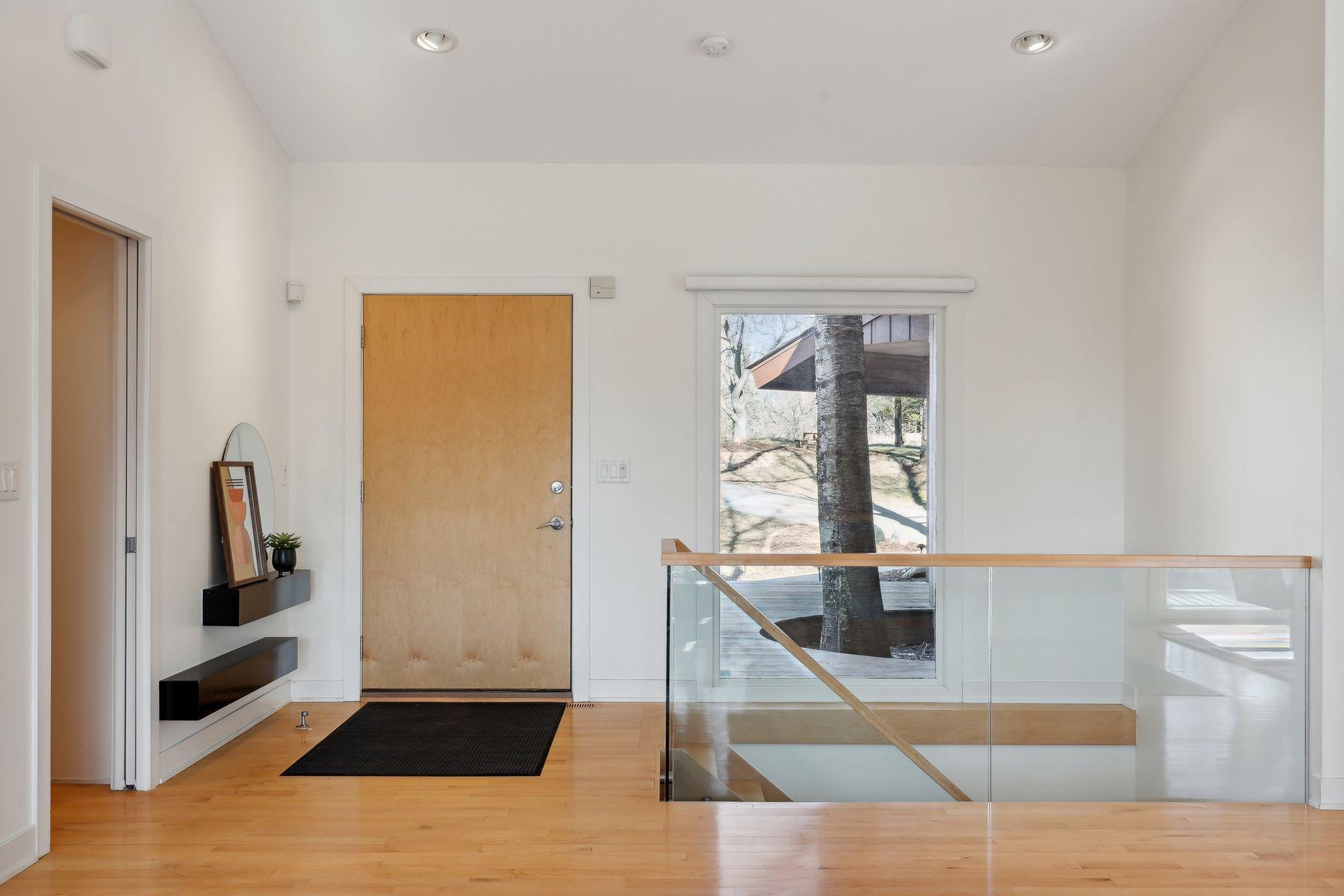 1100 Greenbriar Road SW