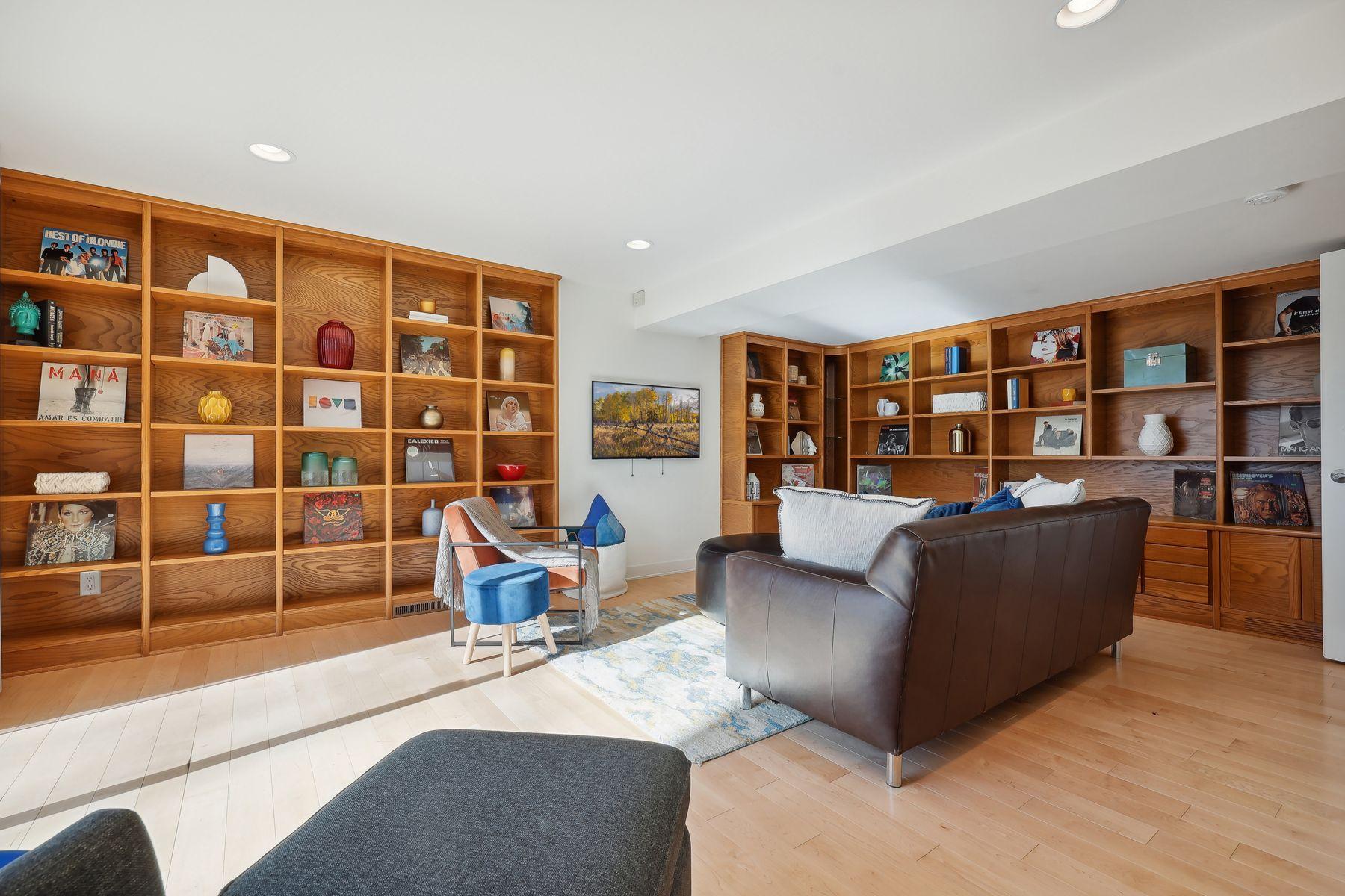 1100 Greenbriar Road SW