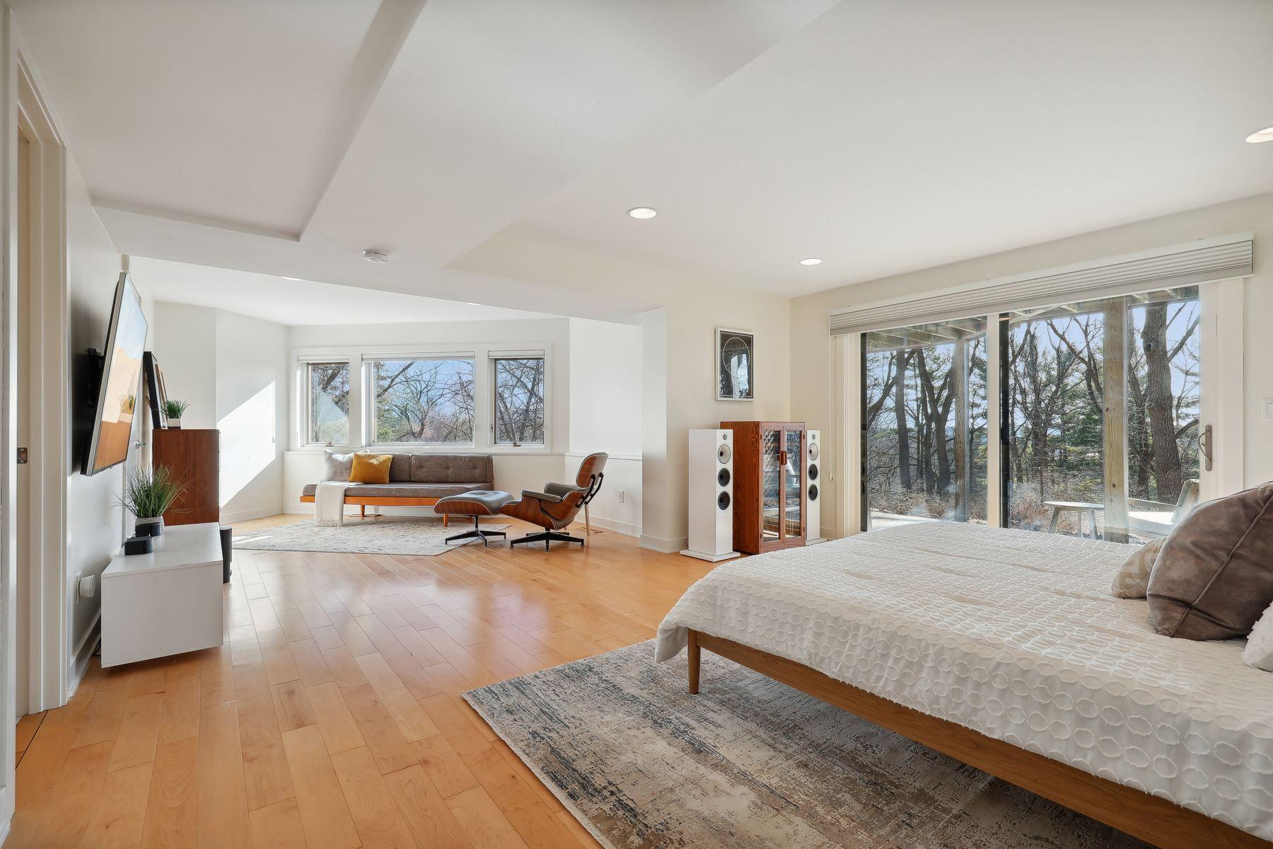 1100 Greenbriar Road SW