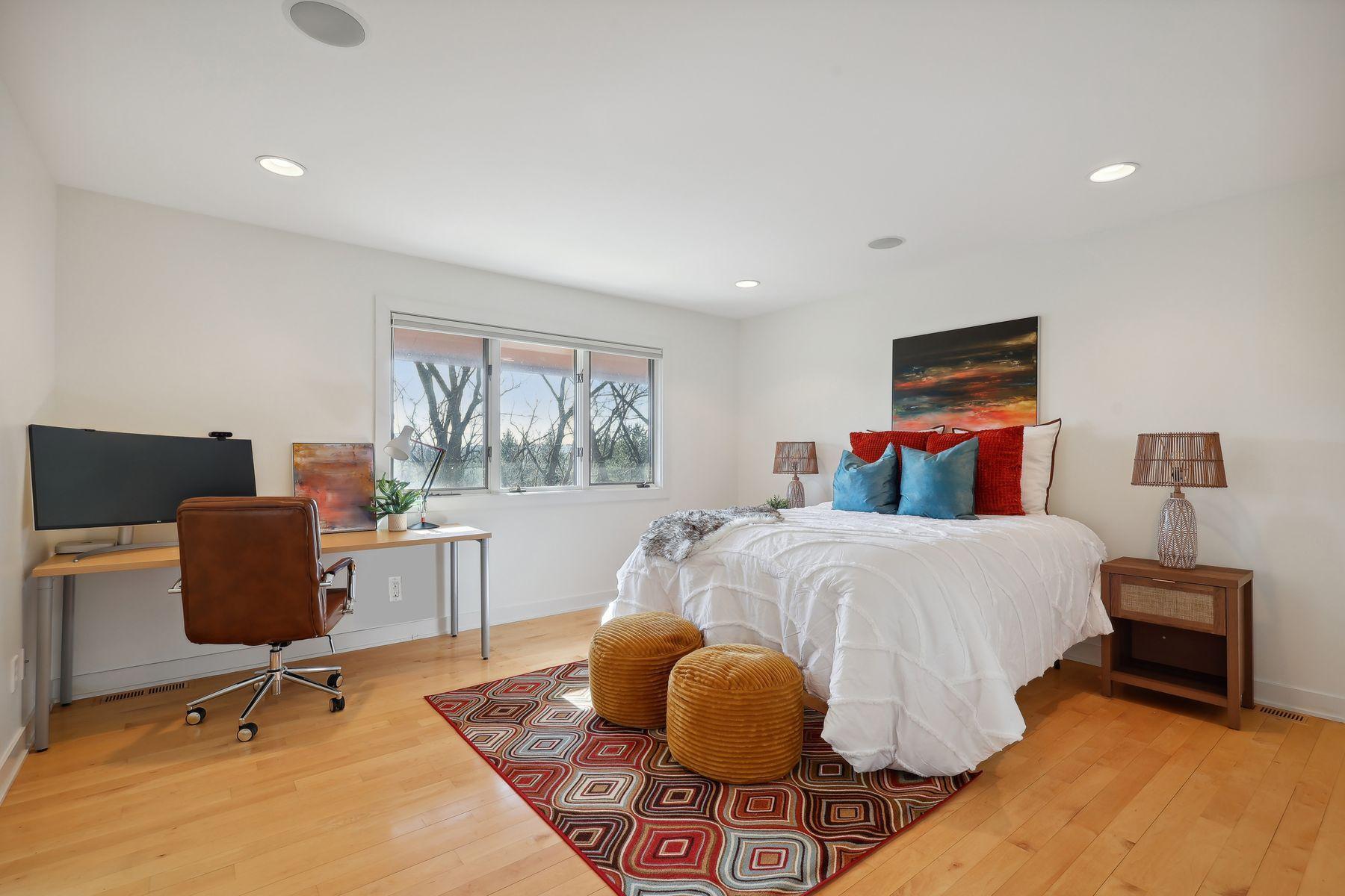 1100 Greenbriar Road SW