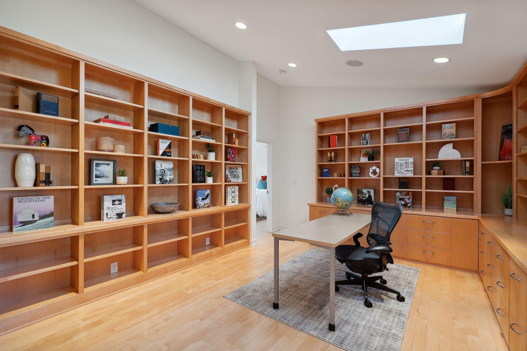 1100 Greenbriar Road SW