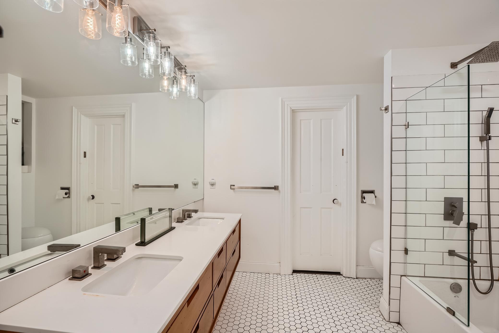 14 Grove Street Unit: 14B