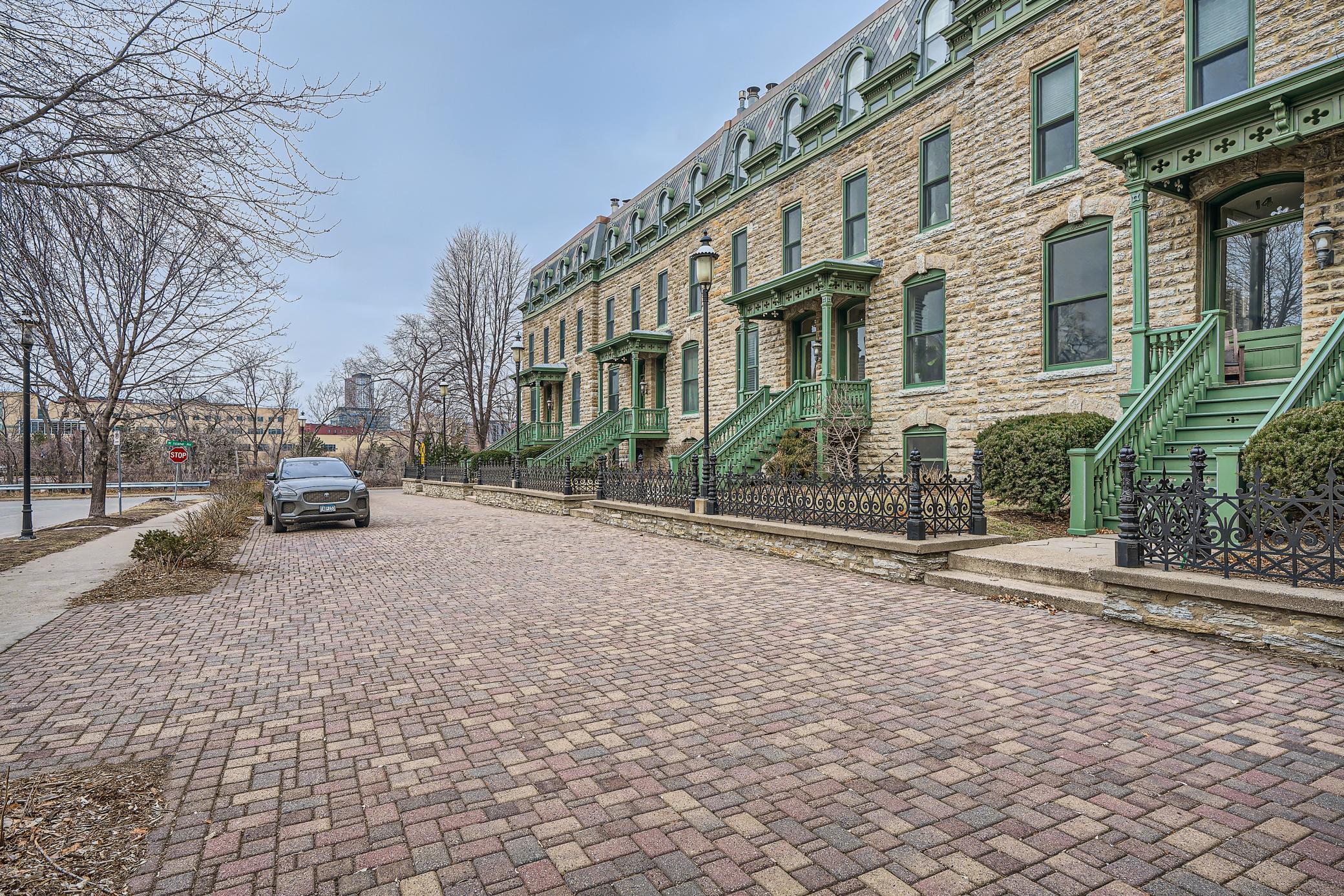 14 Grove Street Unit: 14B