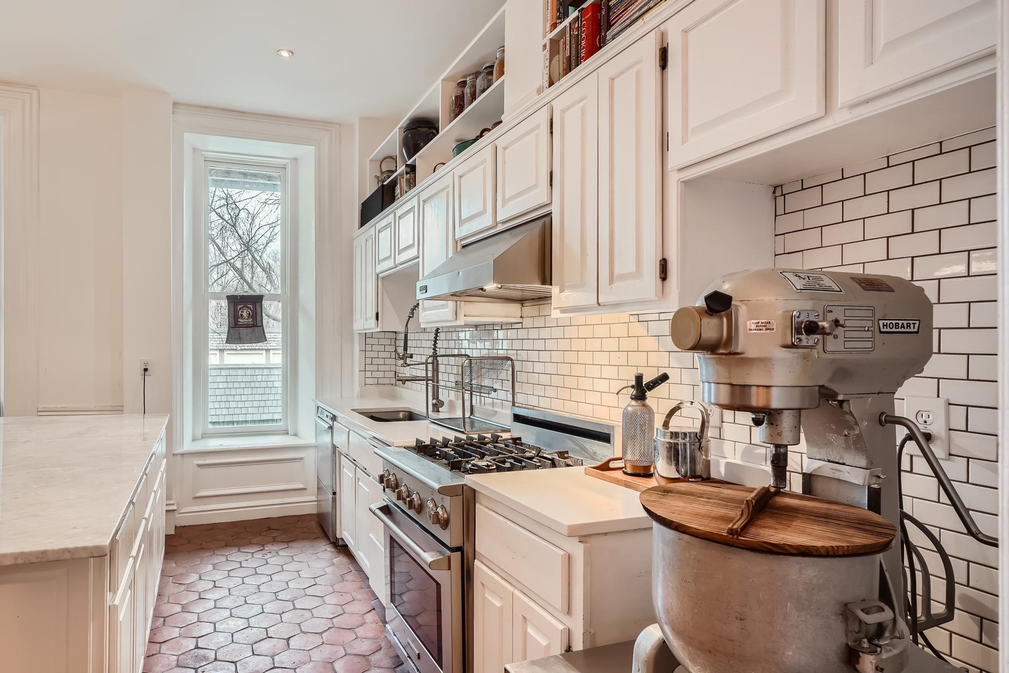 14 Grove Street Unit: 14B