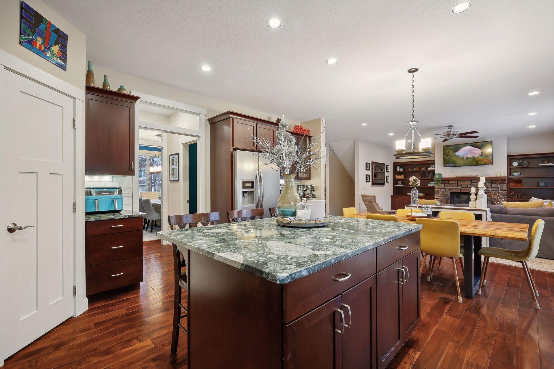 3953 Autumn Lake Court SW