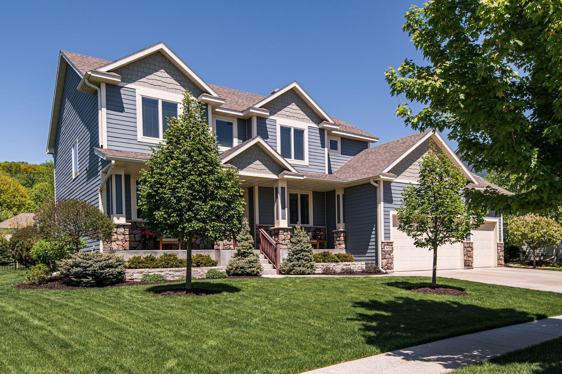 3953 Autumn Lake Court SW