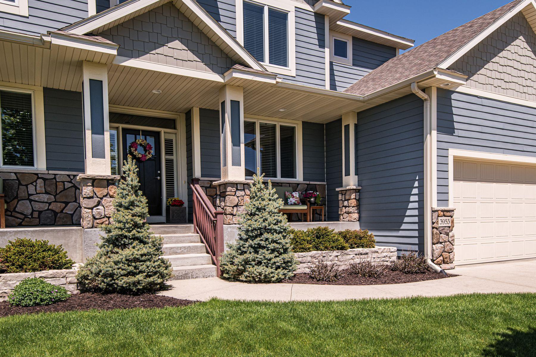 3953 Autumn Lake Court SW