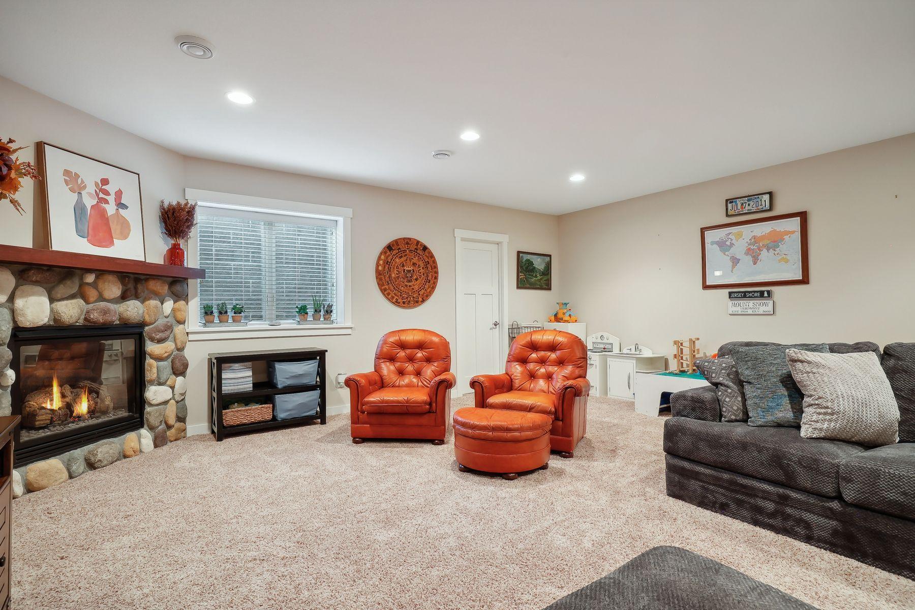 3953 Autumn Lake Court SW