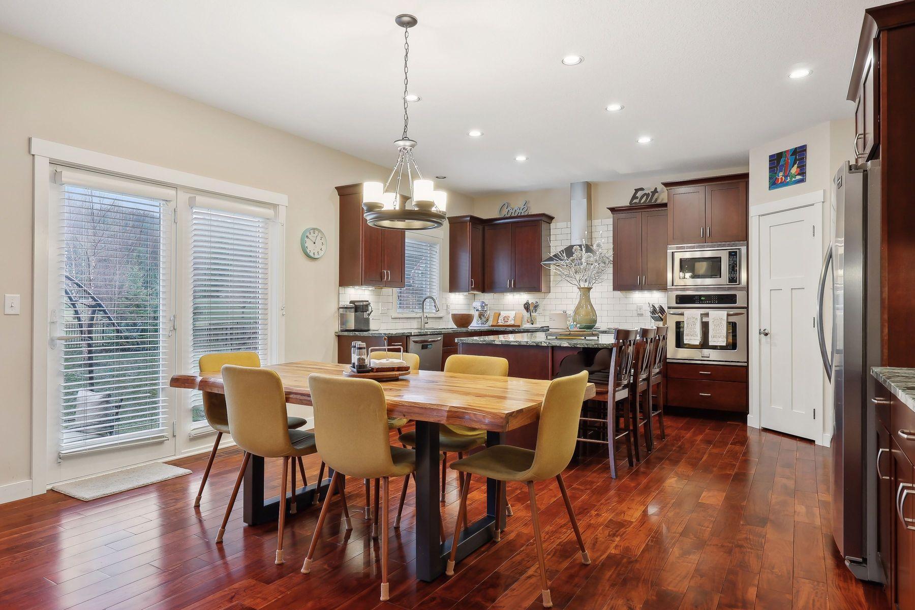 3953 Autumn Lake Court SW