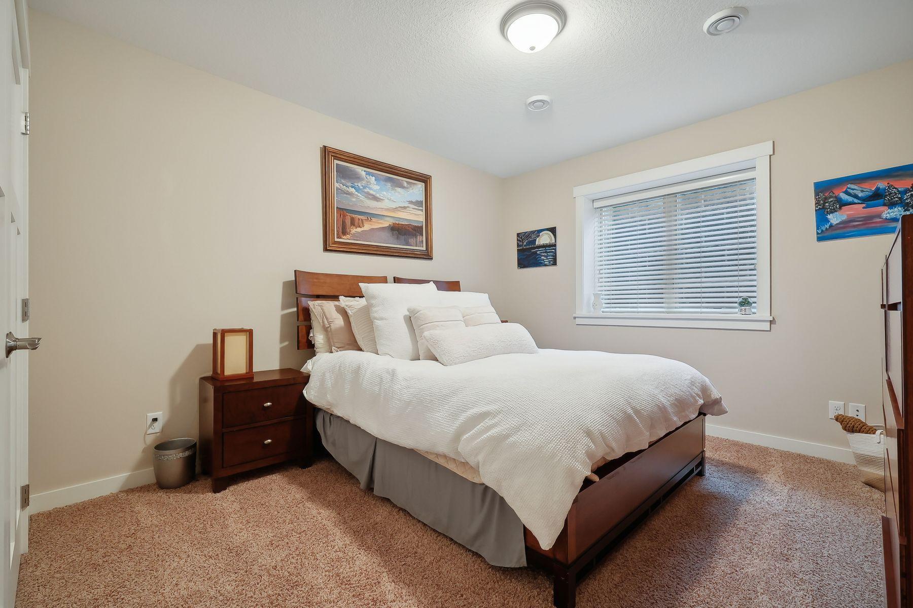 3953 Autumn Lake Court SW