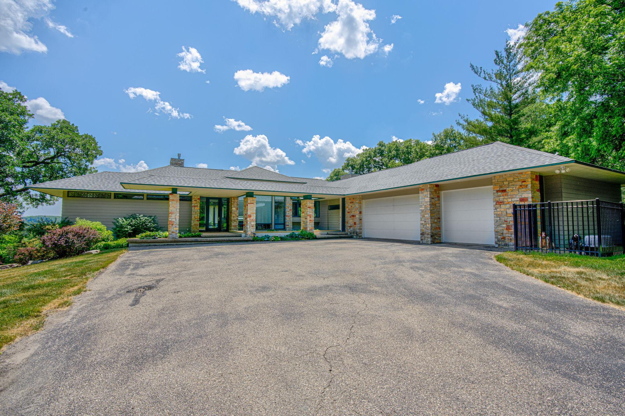 5484 Weatherhill Road SW