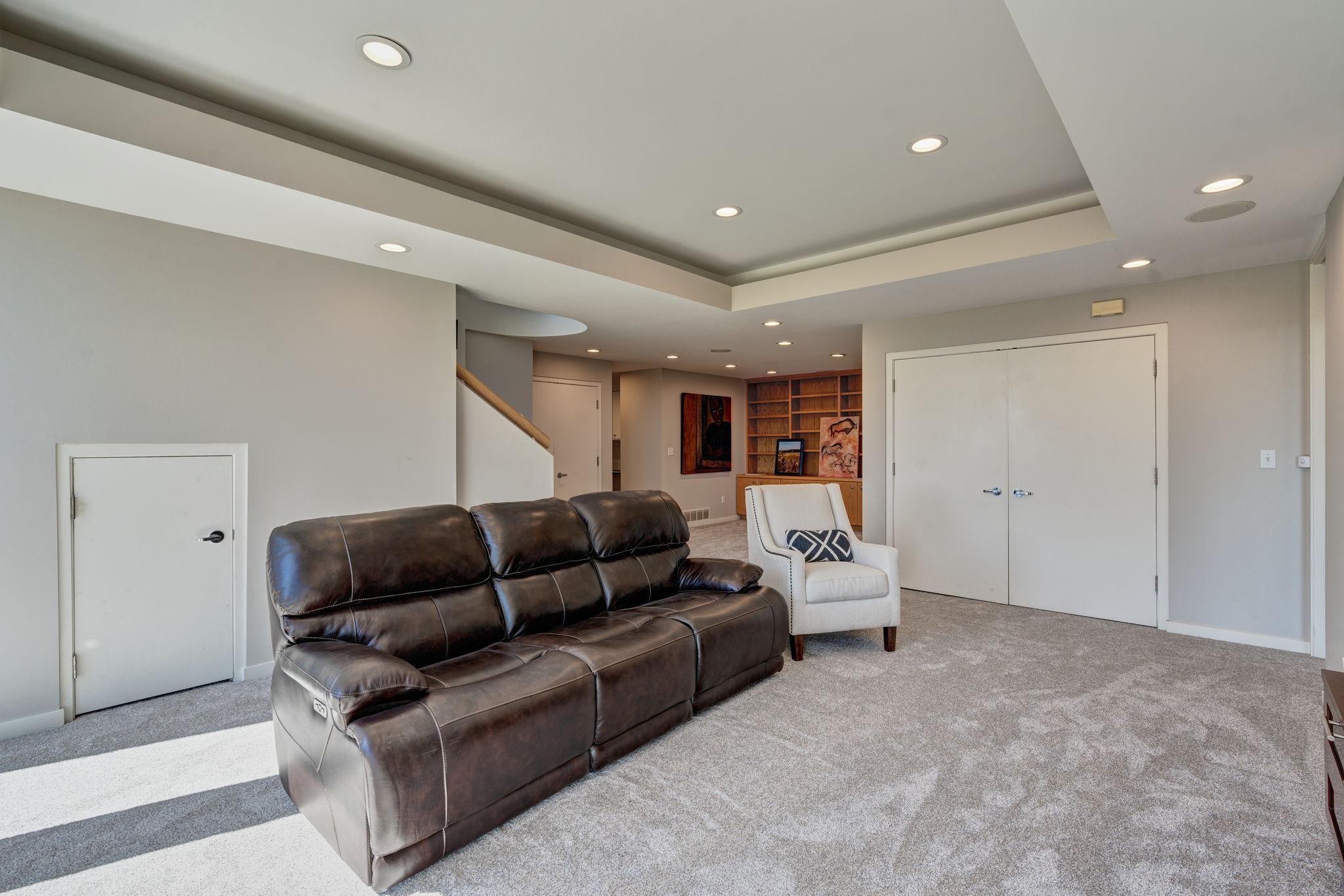 5484 Weatherhill Road SW