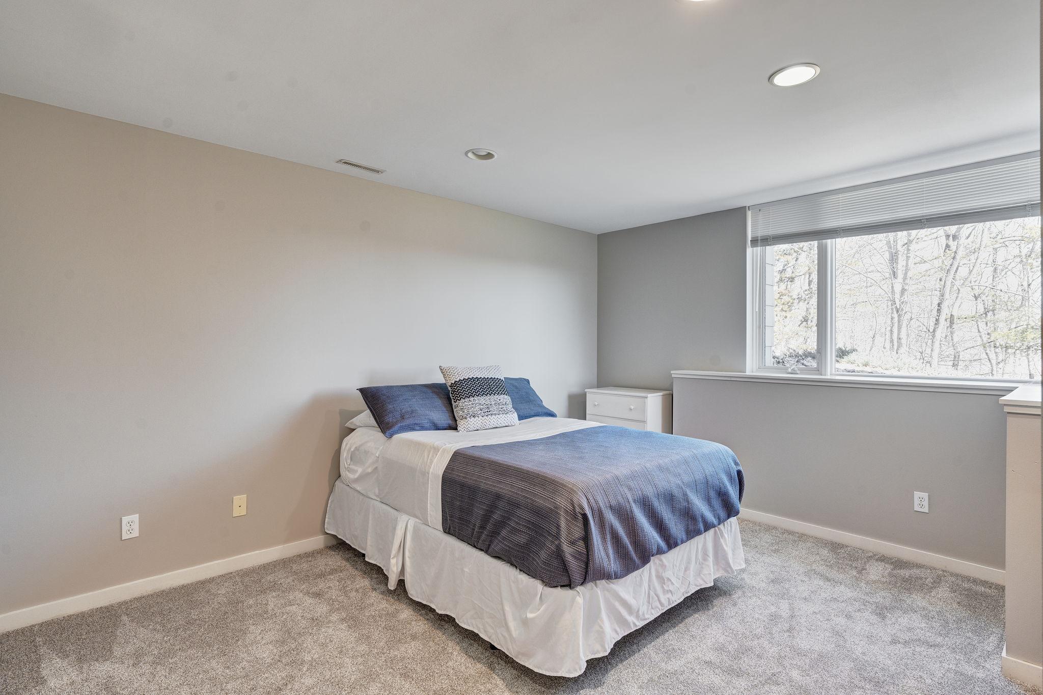 5484 Weatherhill Road SW