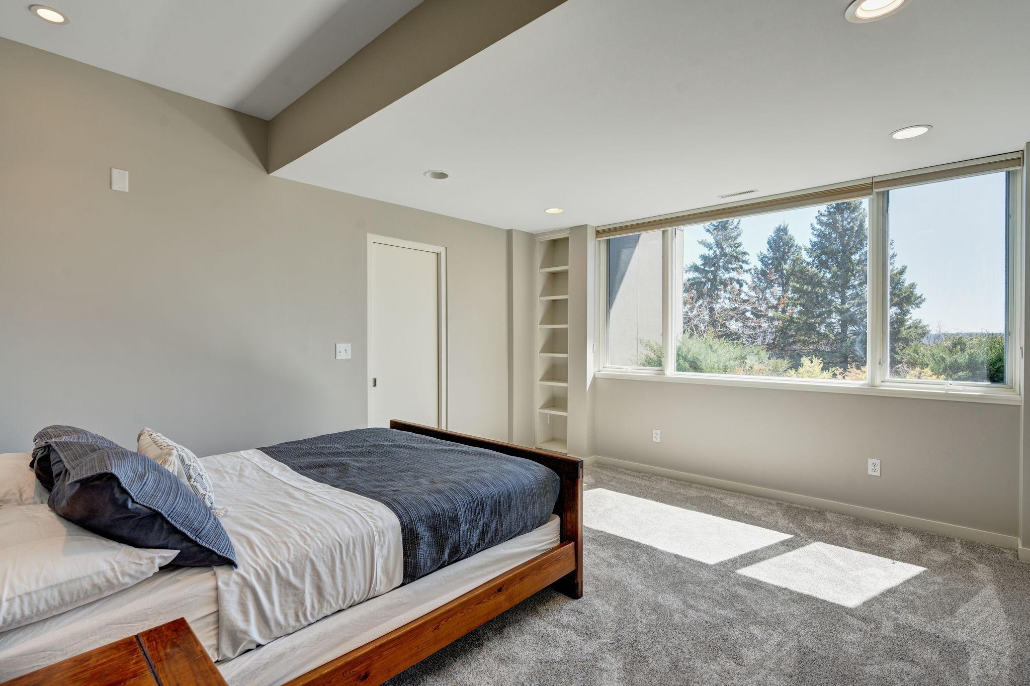 5484 Weatherhill Road SW