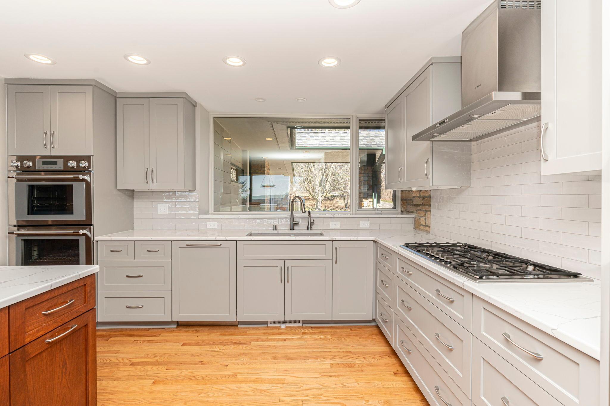 5484 Weatherhill Road SW