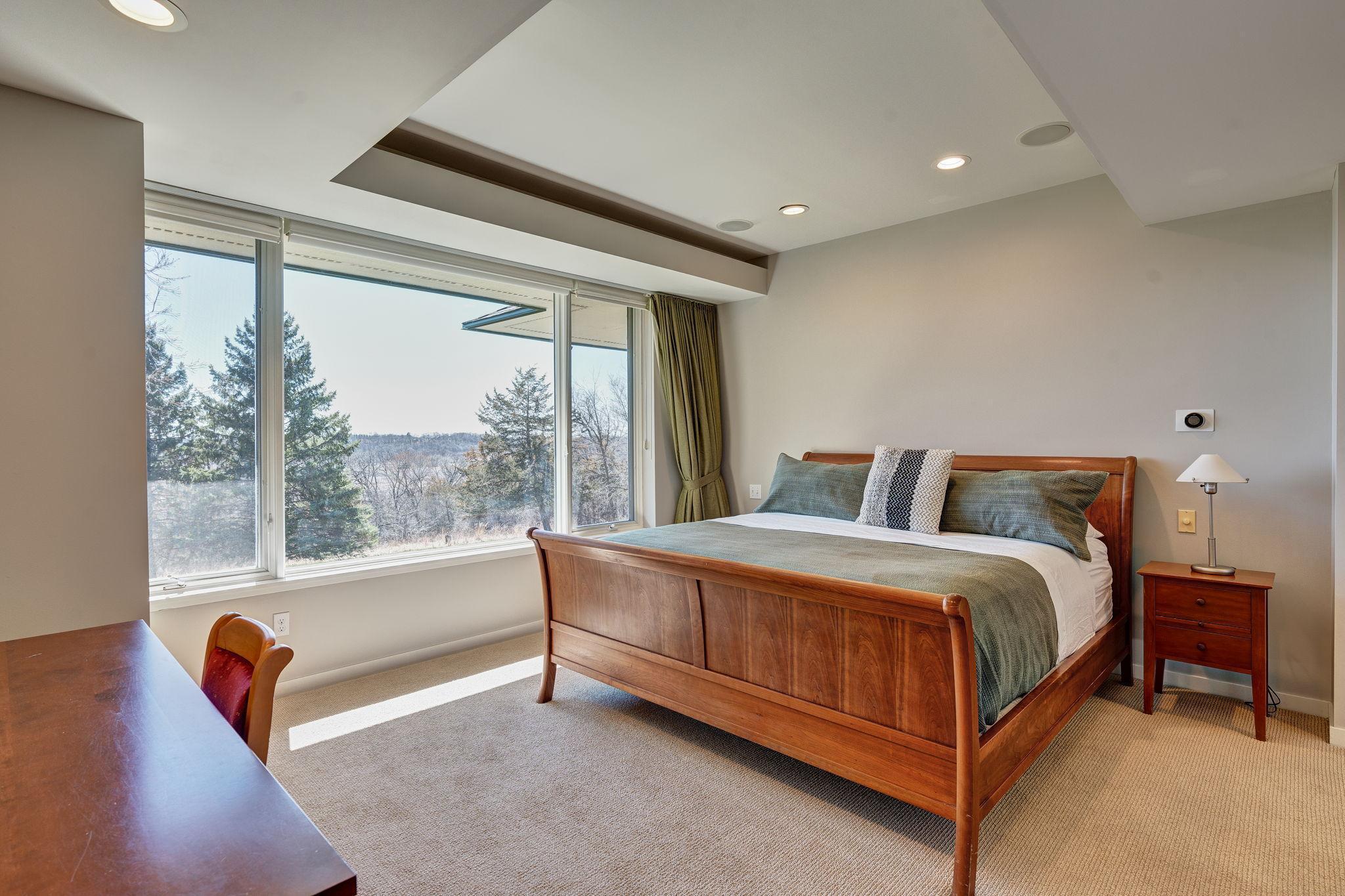 5484 Weatherhill Road SW