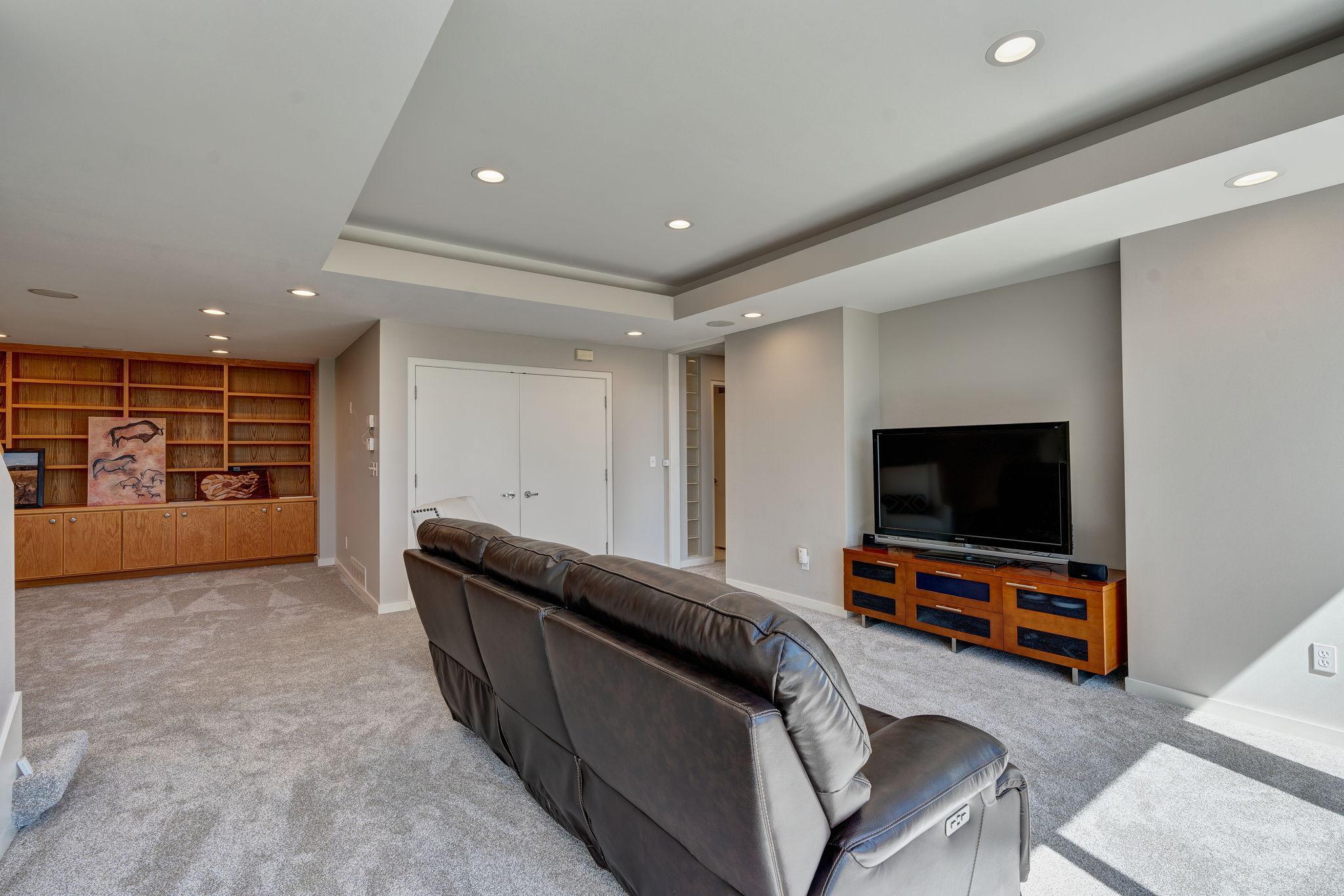 5484 Weatherhill Road SW