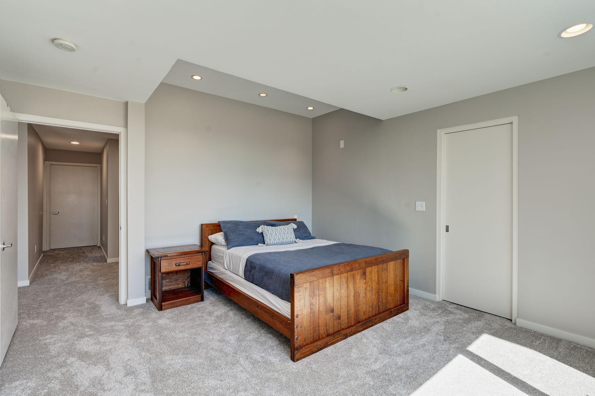 5484 Weatherhill Road SW