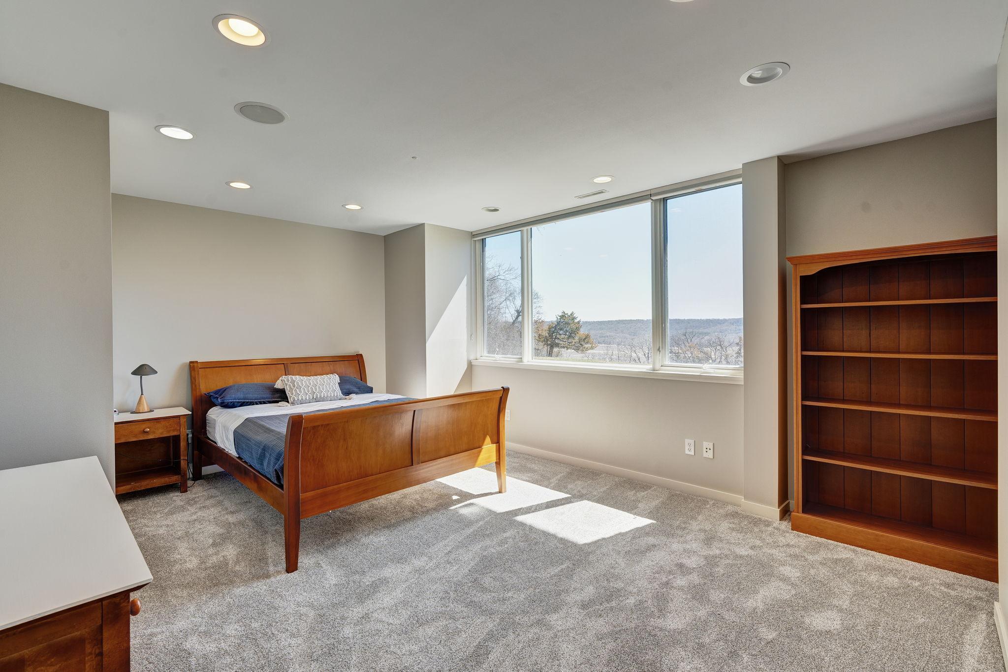 5484 Weatherhill Road SW