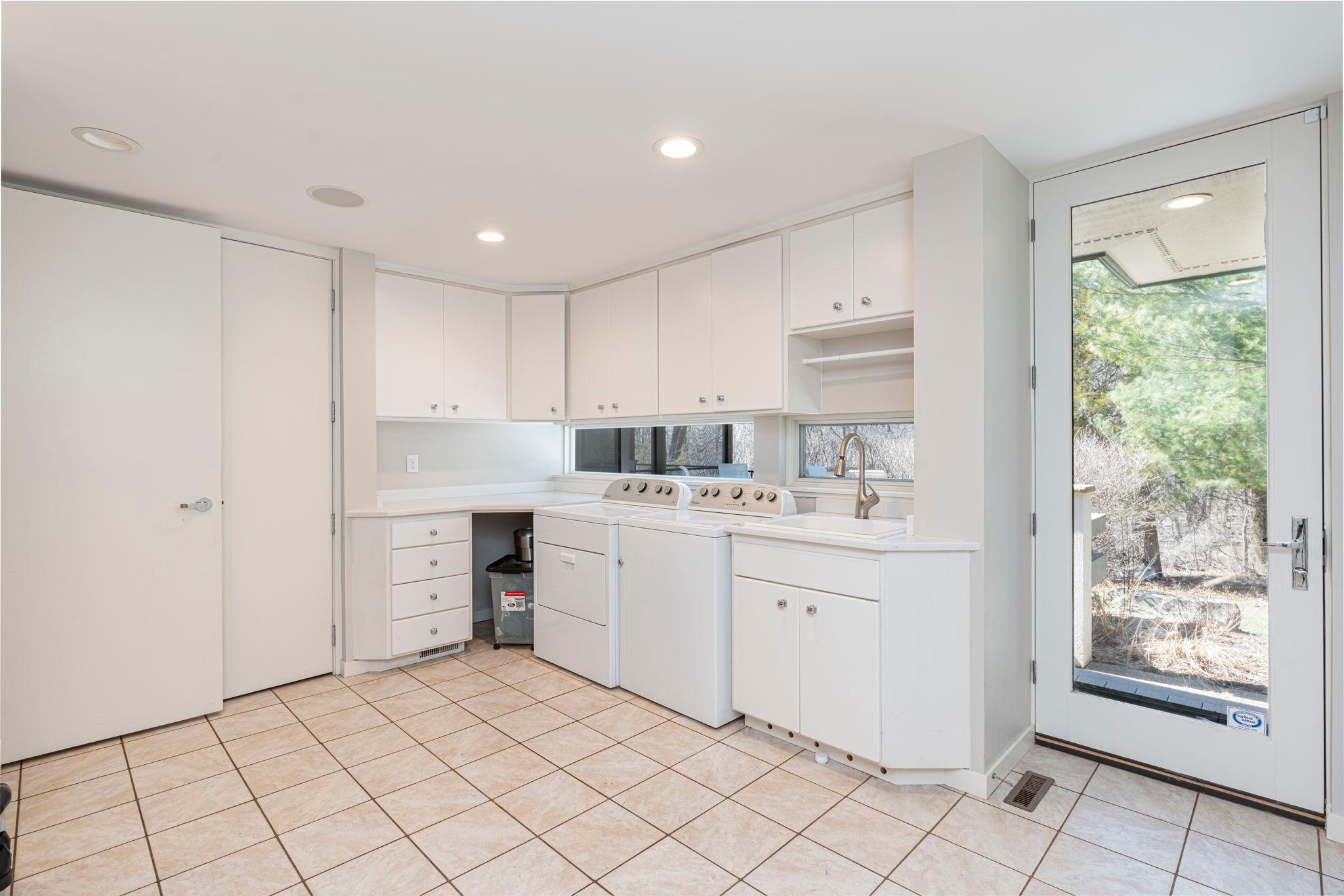 5484 Weatherhill Road SW