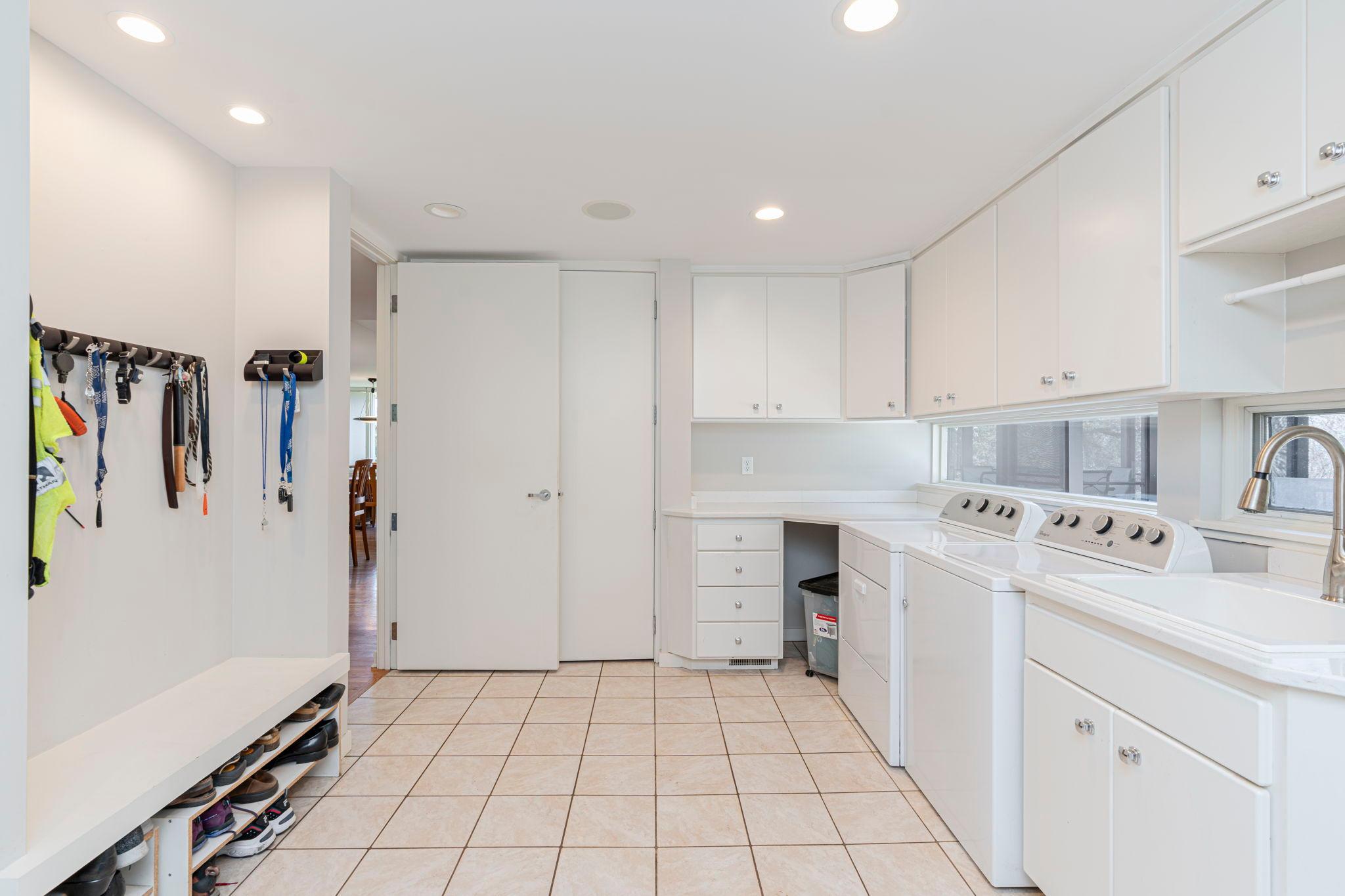 5484 Weatherhill Road SW