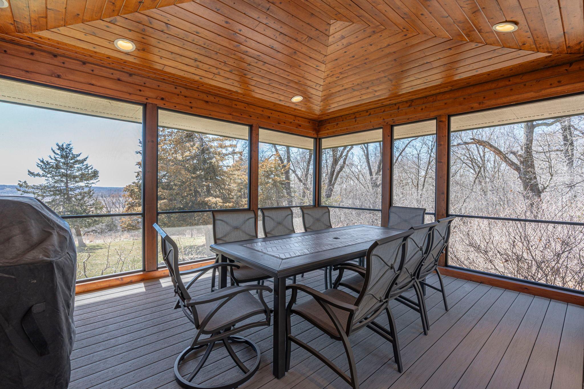 5484 Weatherhill Road SW