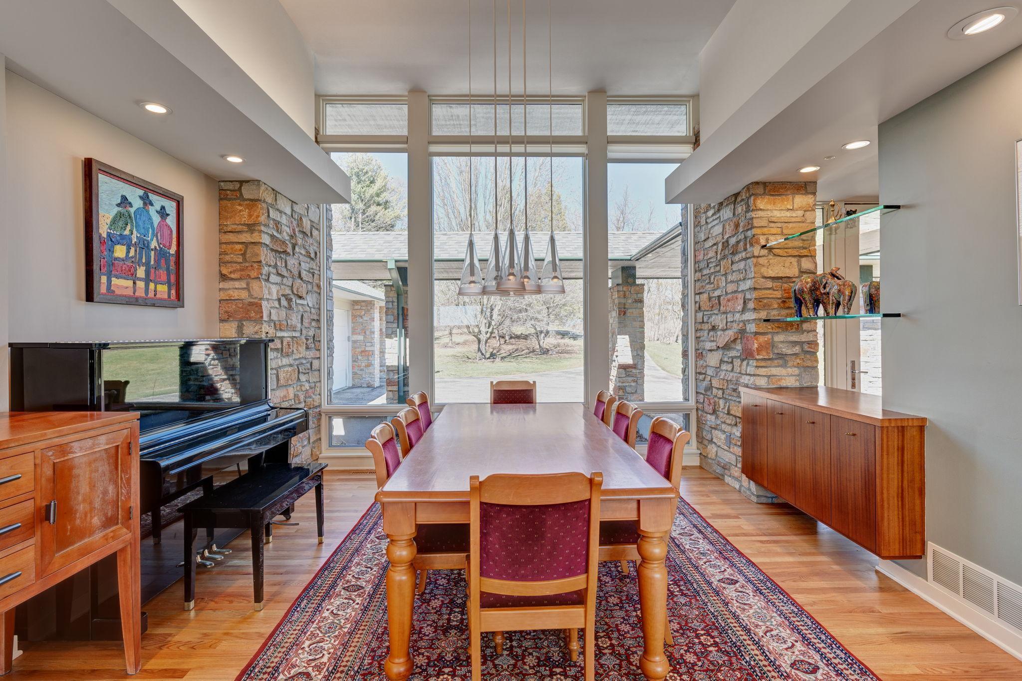 5484 Weatherhill Road SW