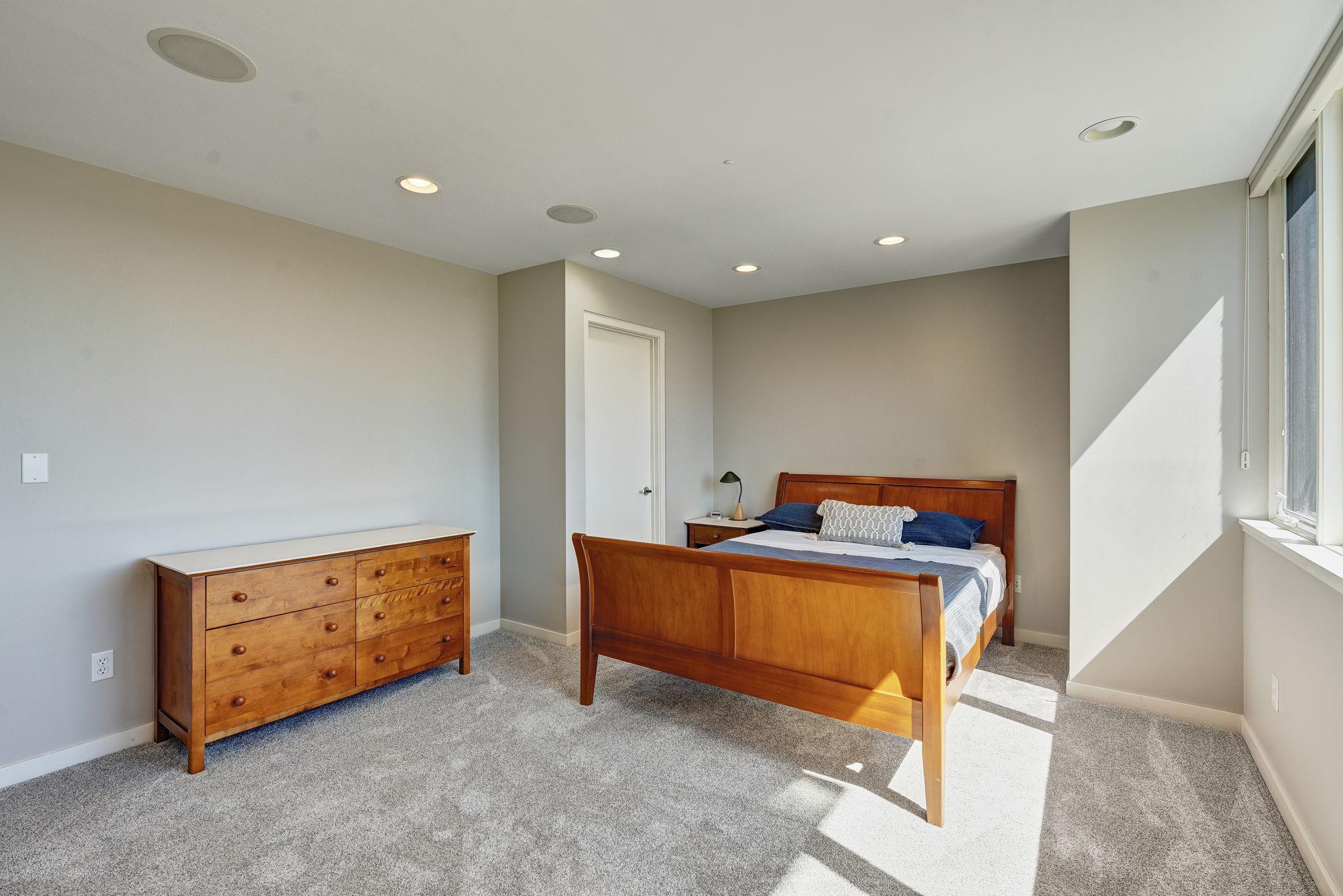 5484 Weatherhill Road SW