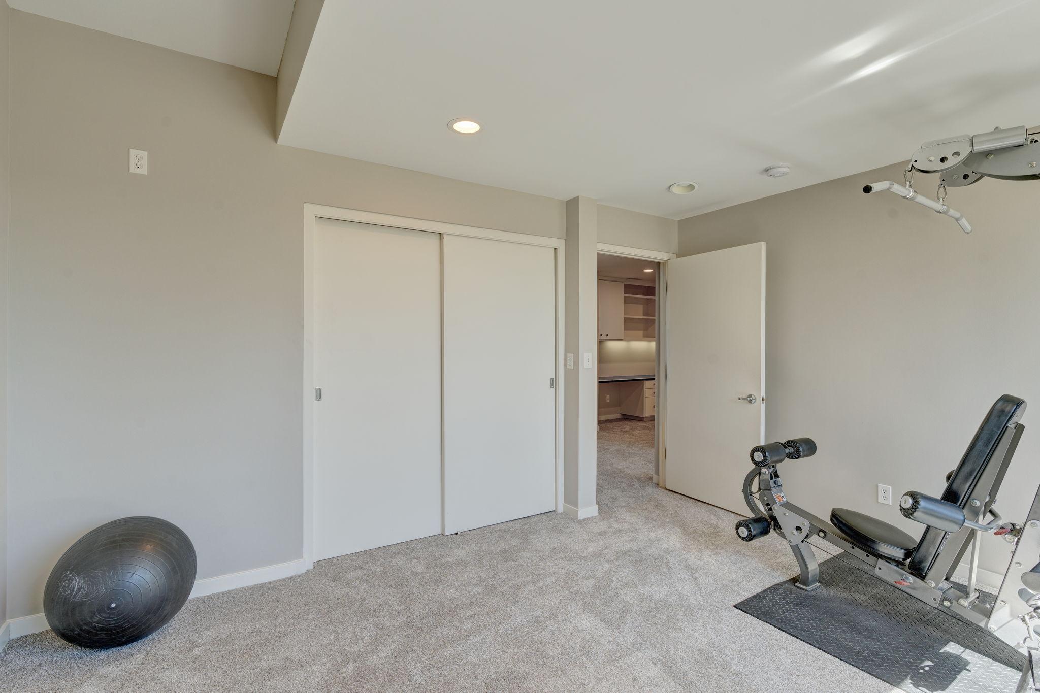 5484 Weatherhill Road SW