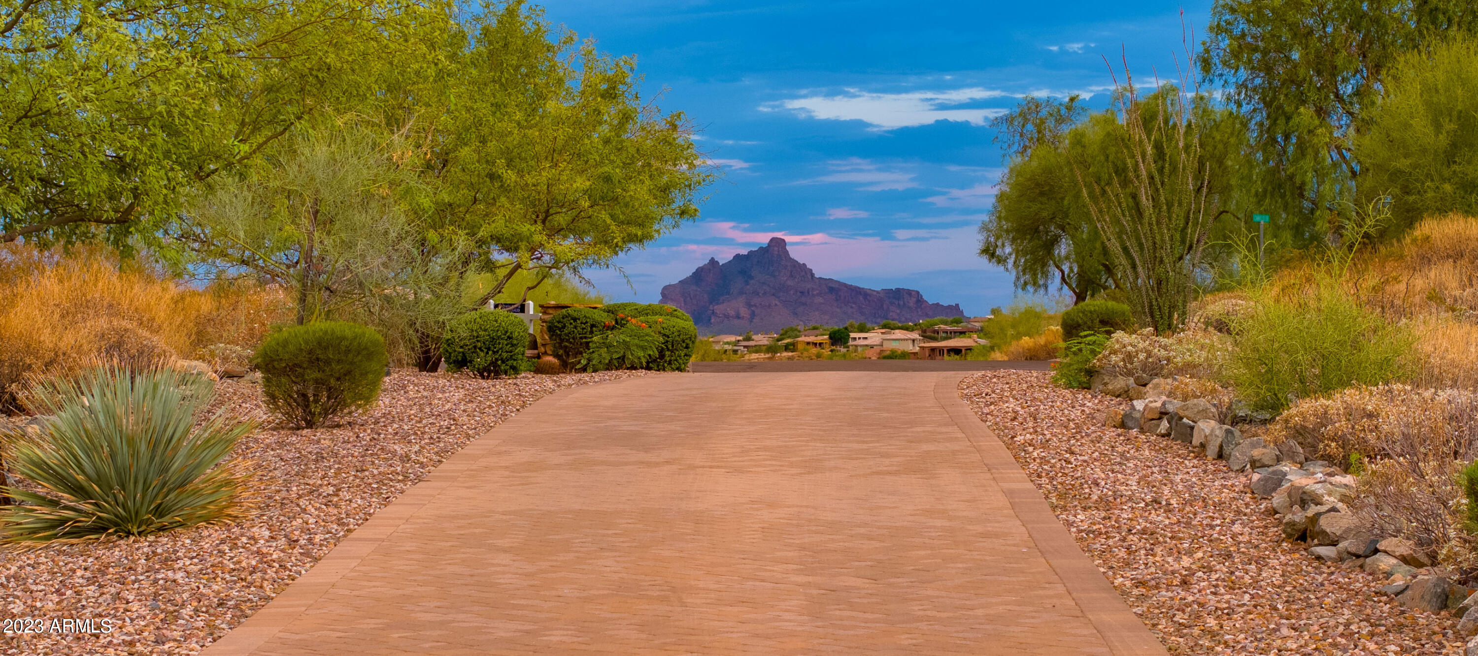 15435 N CABRILLO Drive