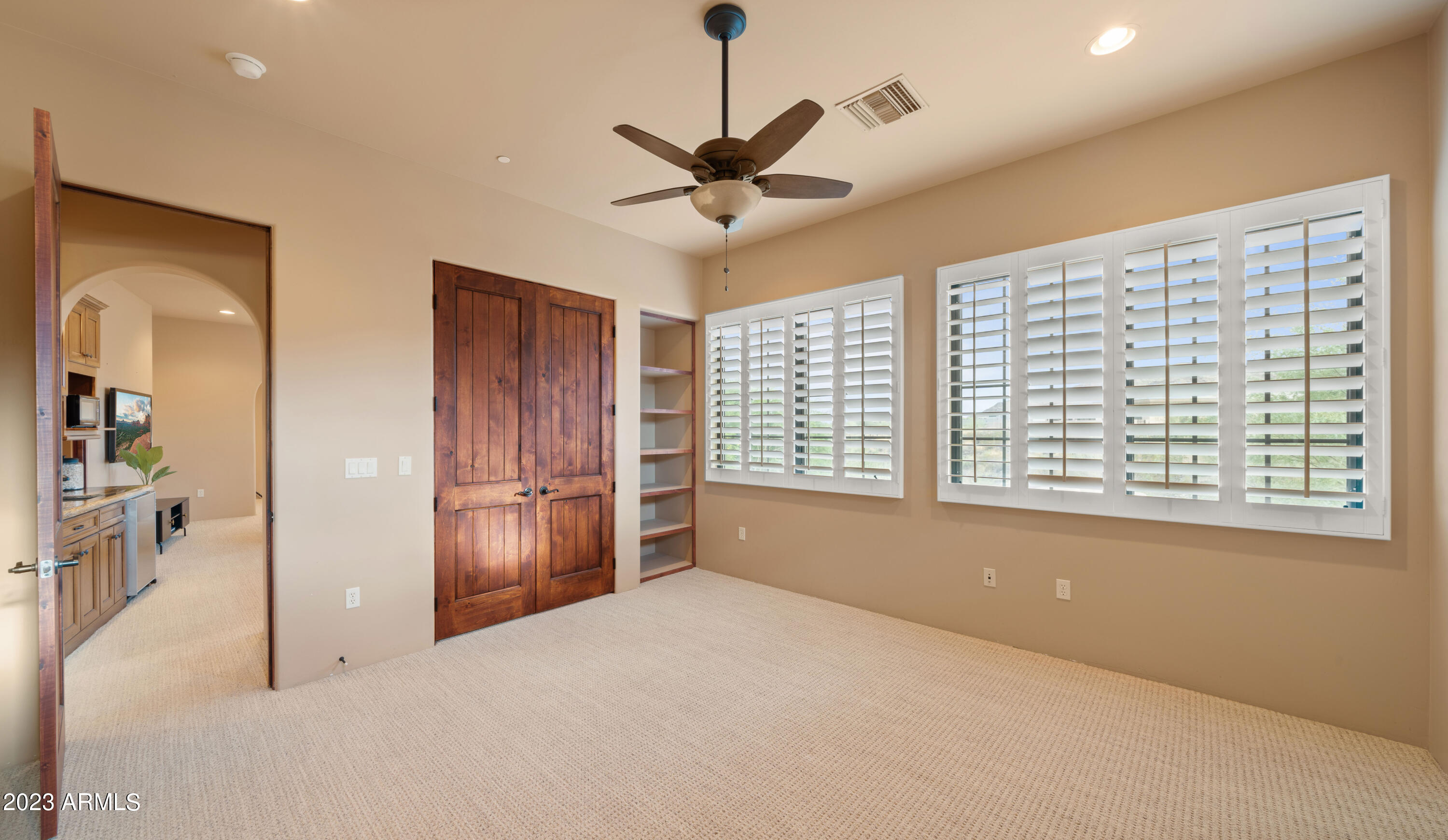 15435 N CABRILLO Drive