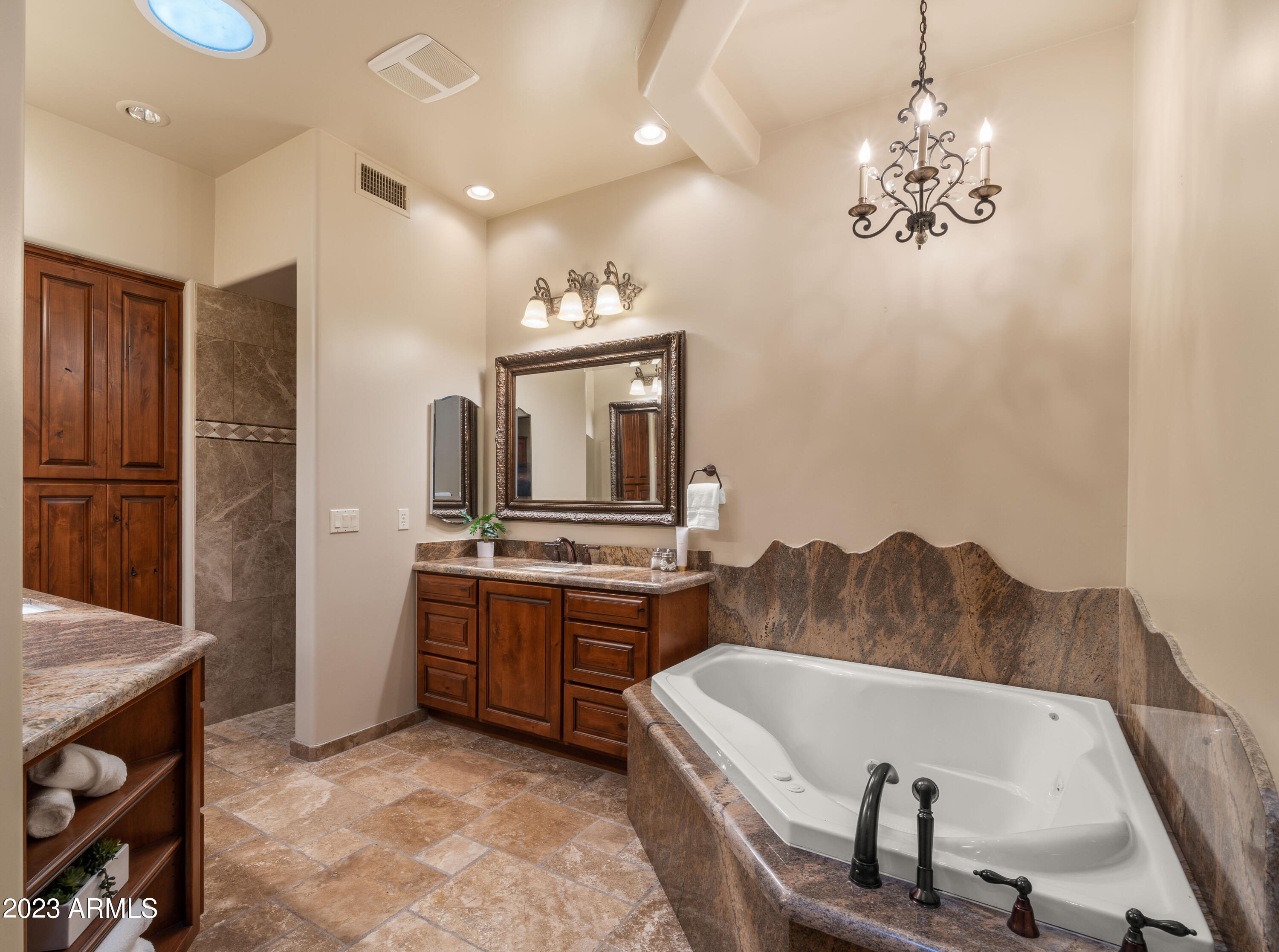 15435 N CABRILLO Drive