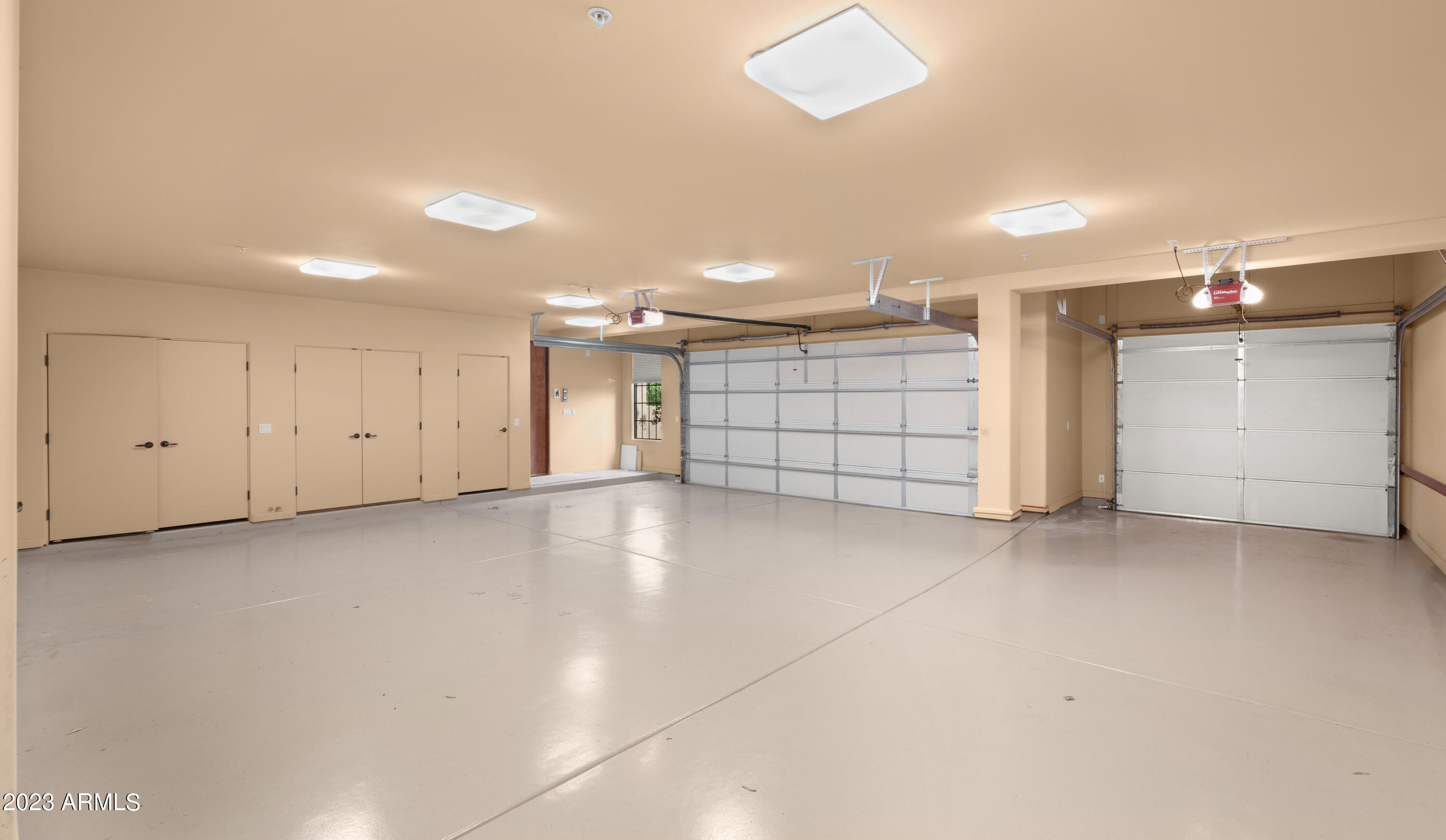 15435 N CABRILLO Drive