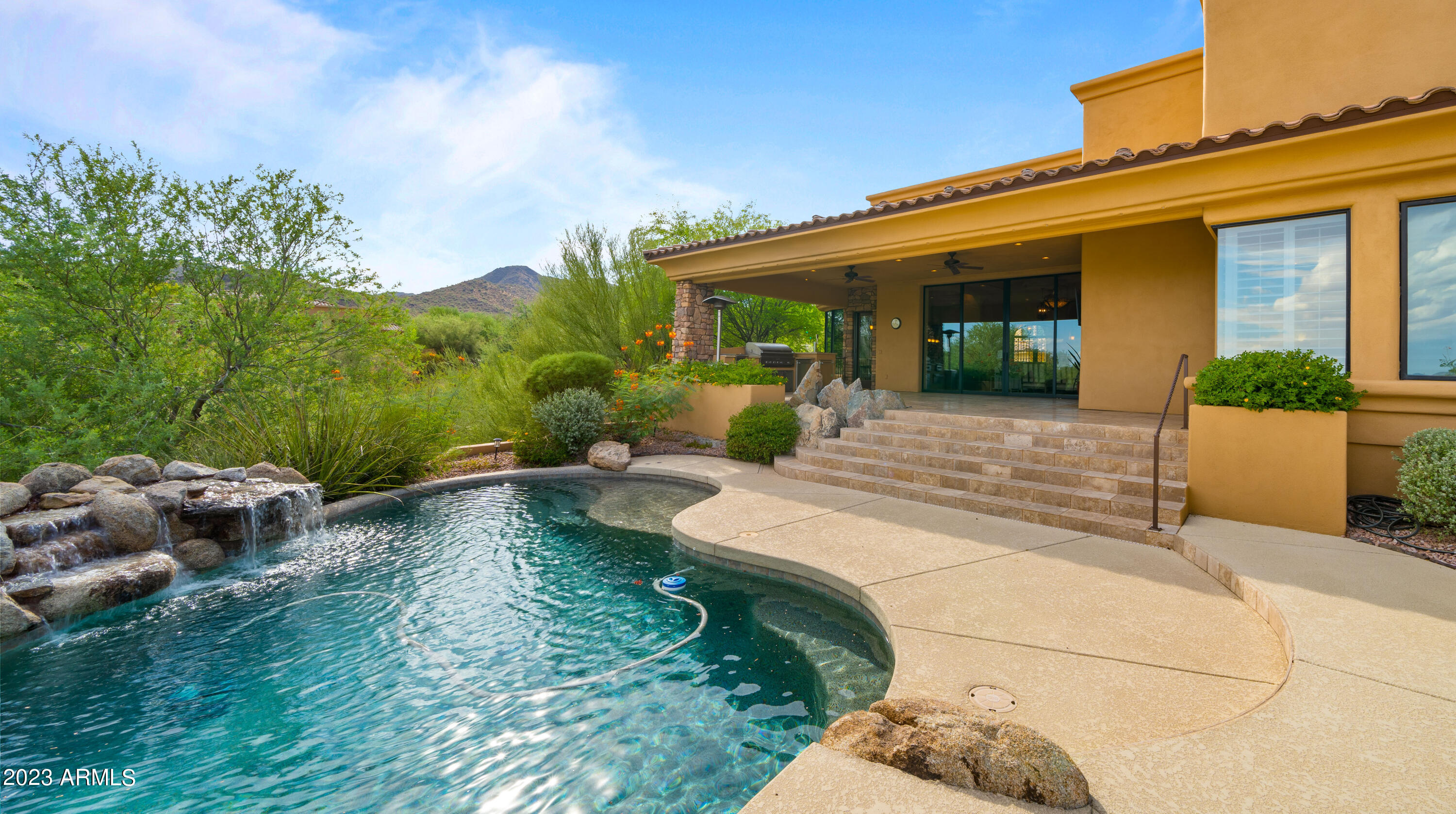 15435 N CABRILLO Drive