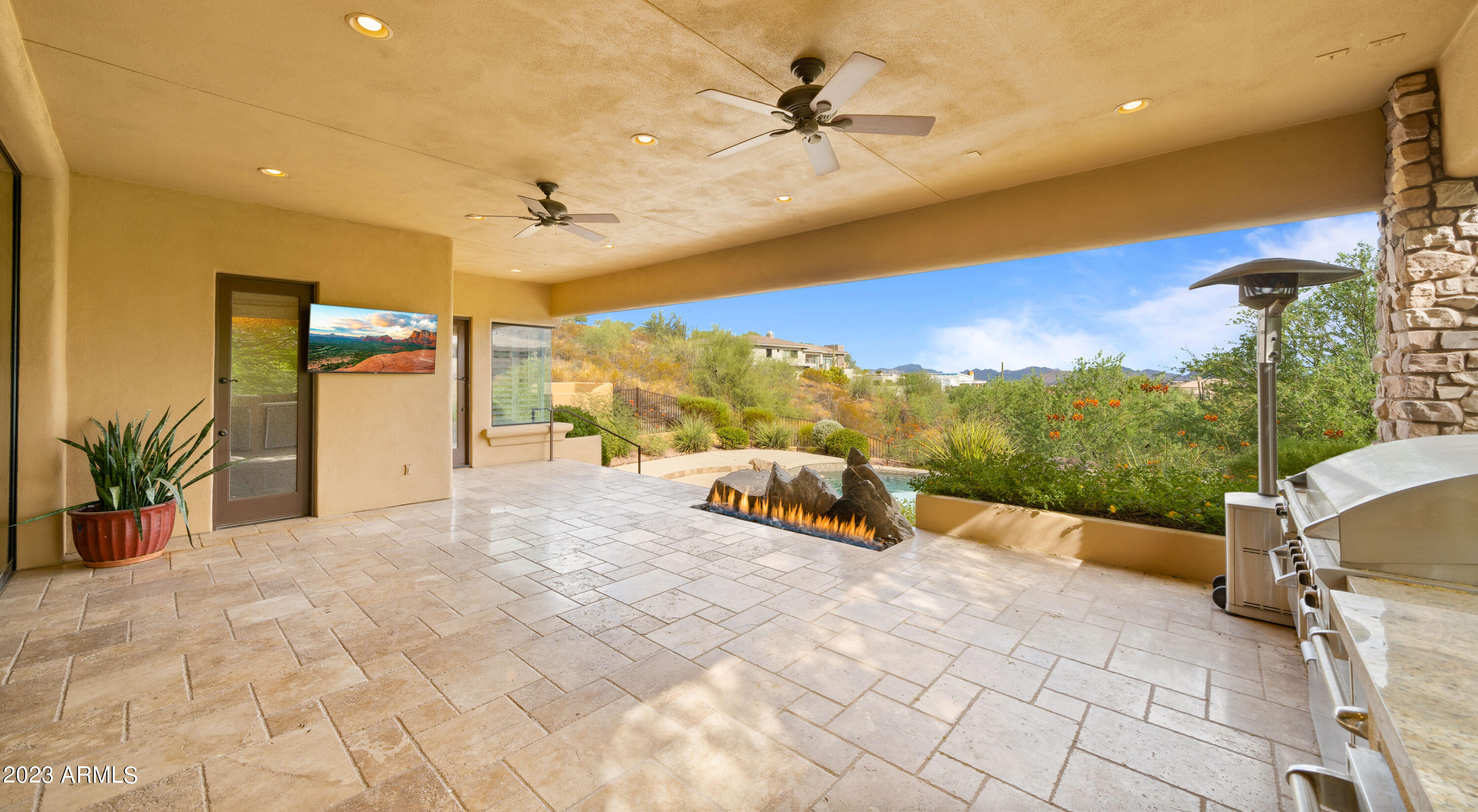 15435 N CABRILLO Drive