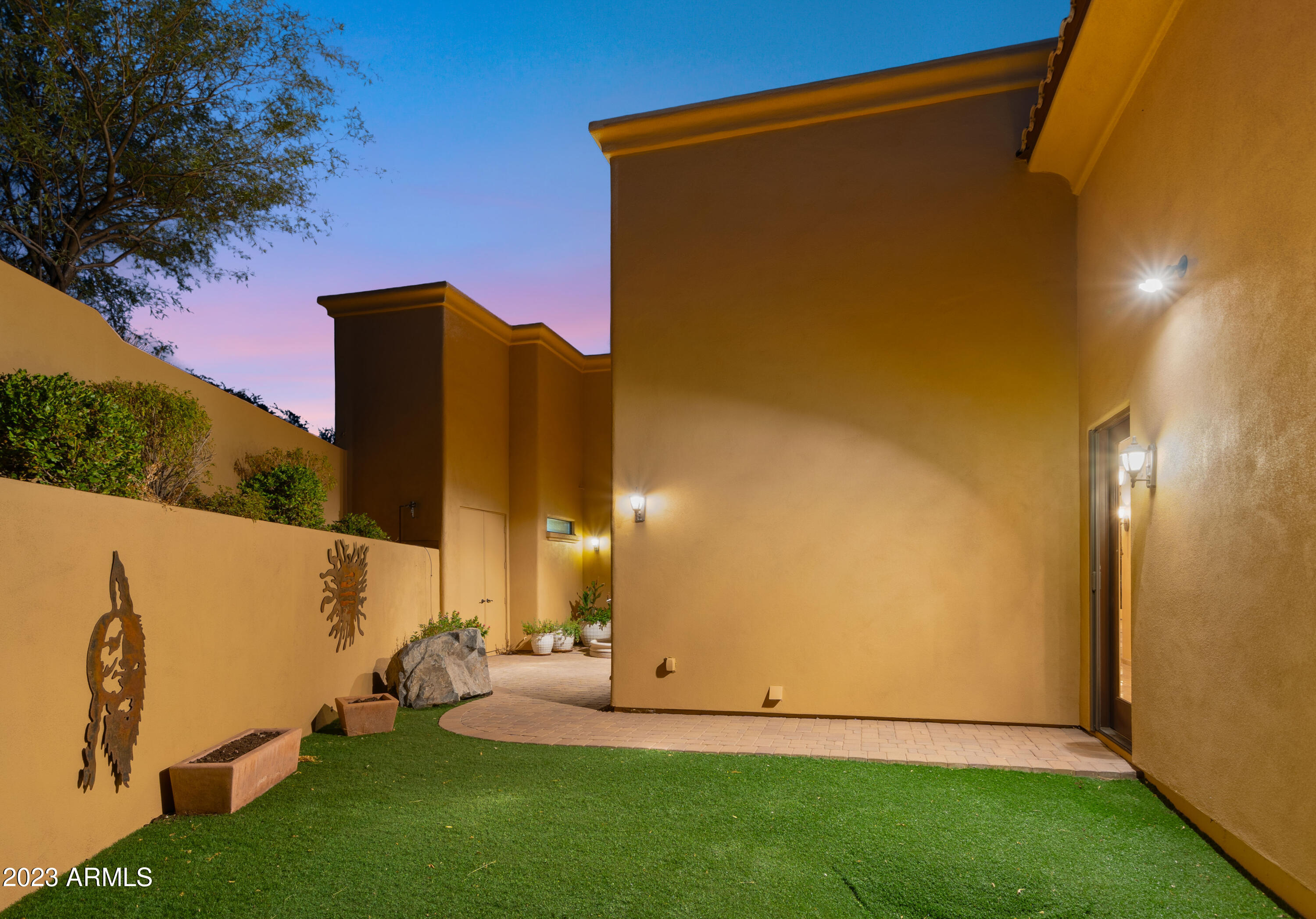 15435 N CABRILLO Drive