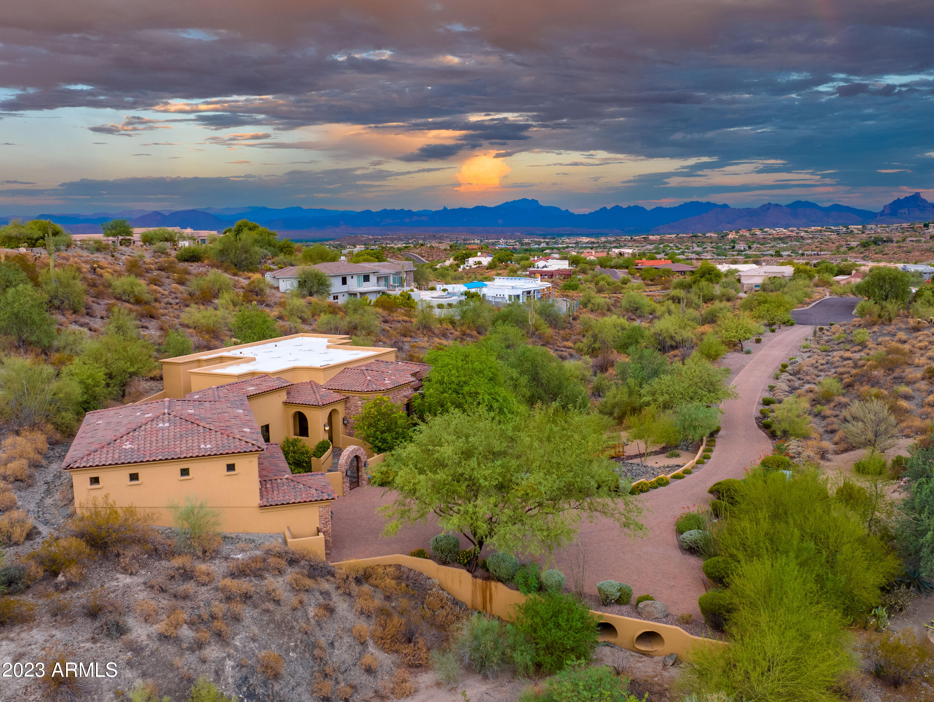 15435 N CABRILLO Drive