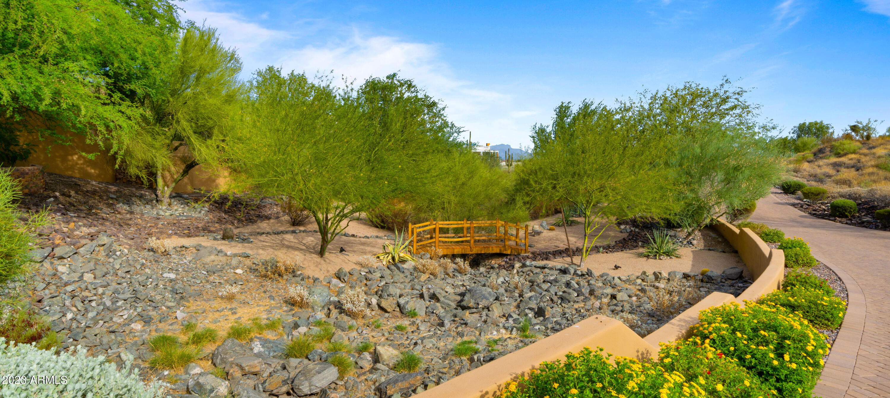 15435 N CABRILLO Drive